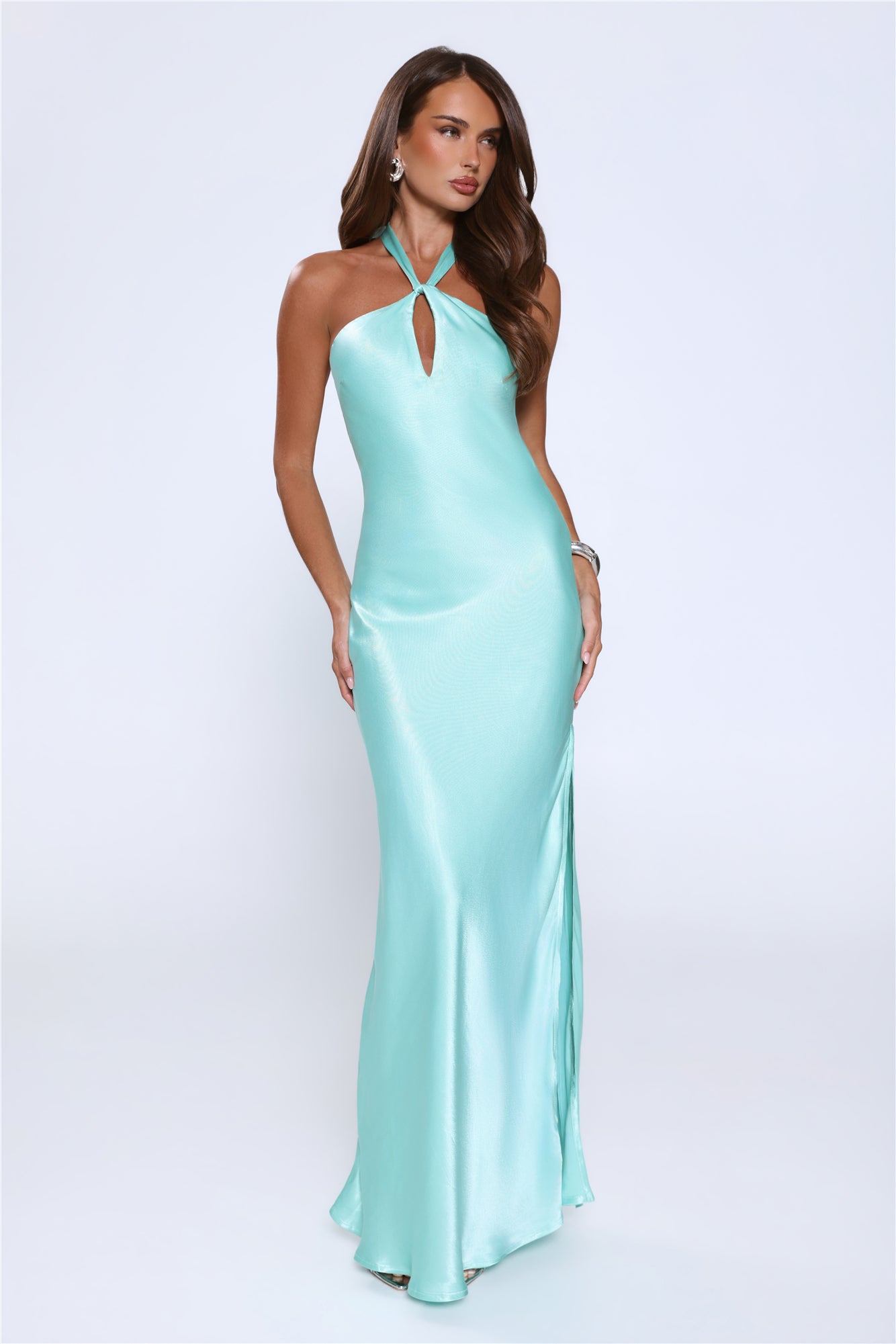 Rule Her World Vestido Longo Halter em Cetim — Azul Água