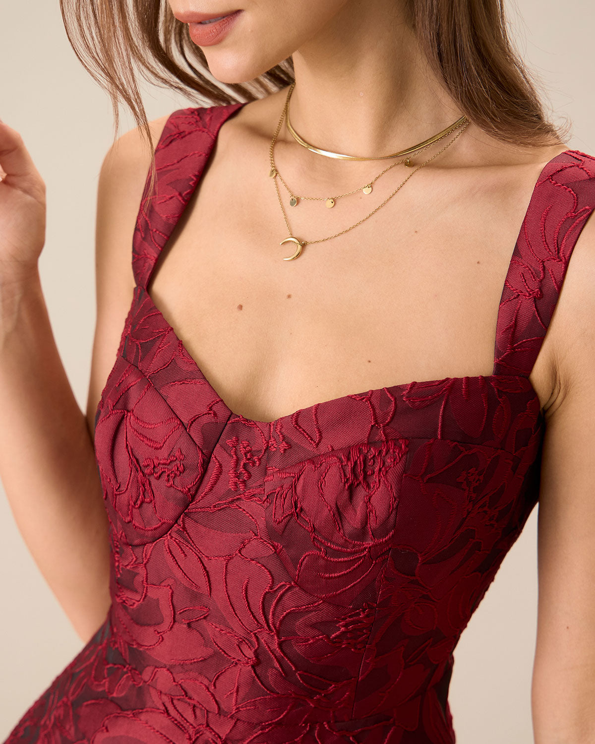 Vestido midi em jacquard com decote coração — vermelho