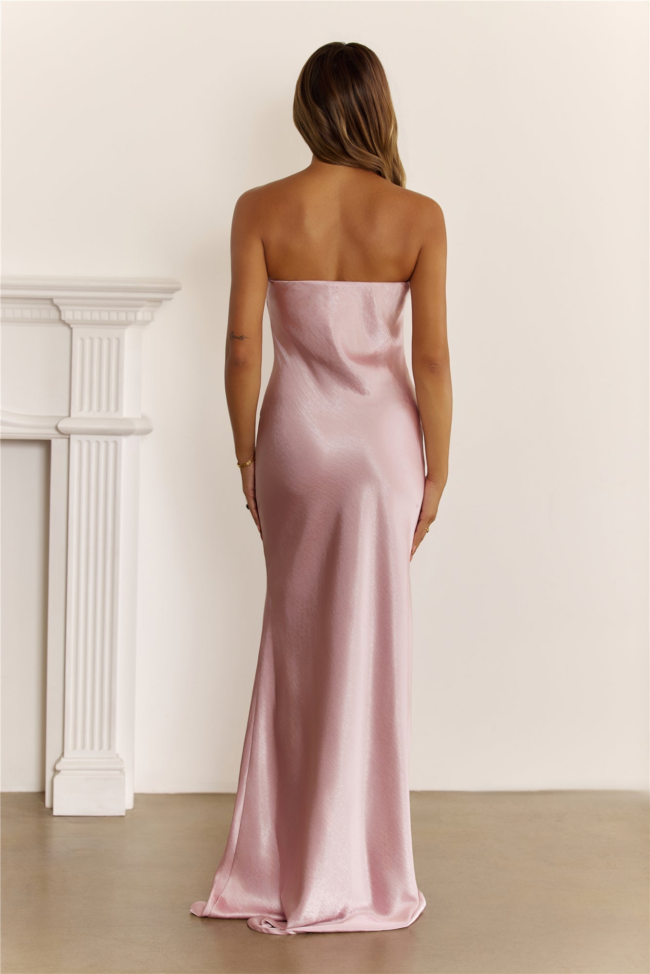 Vestido longo tomara-que-caia em cetim "Stardom Moment" — Rosa
