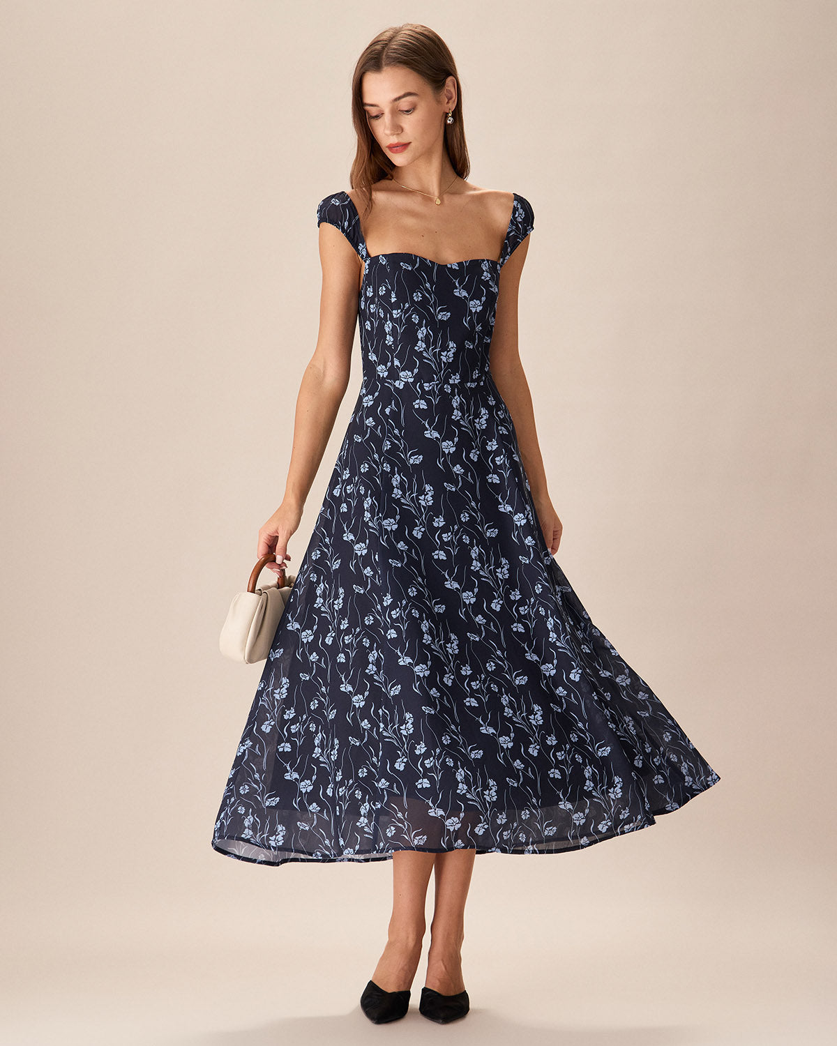 Vestido Midi Floral Azul-Marinho com Decote Coração