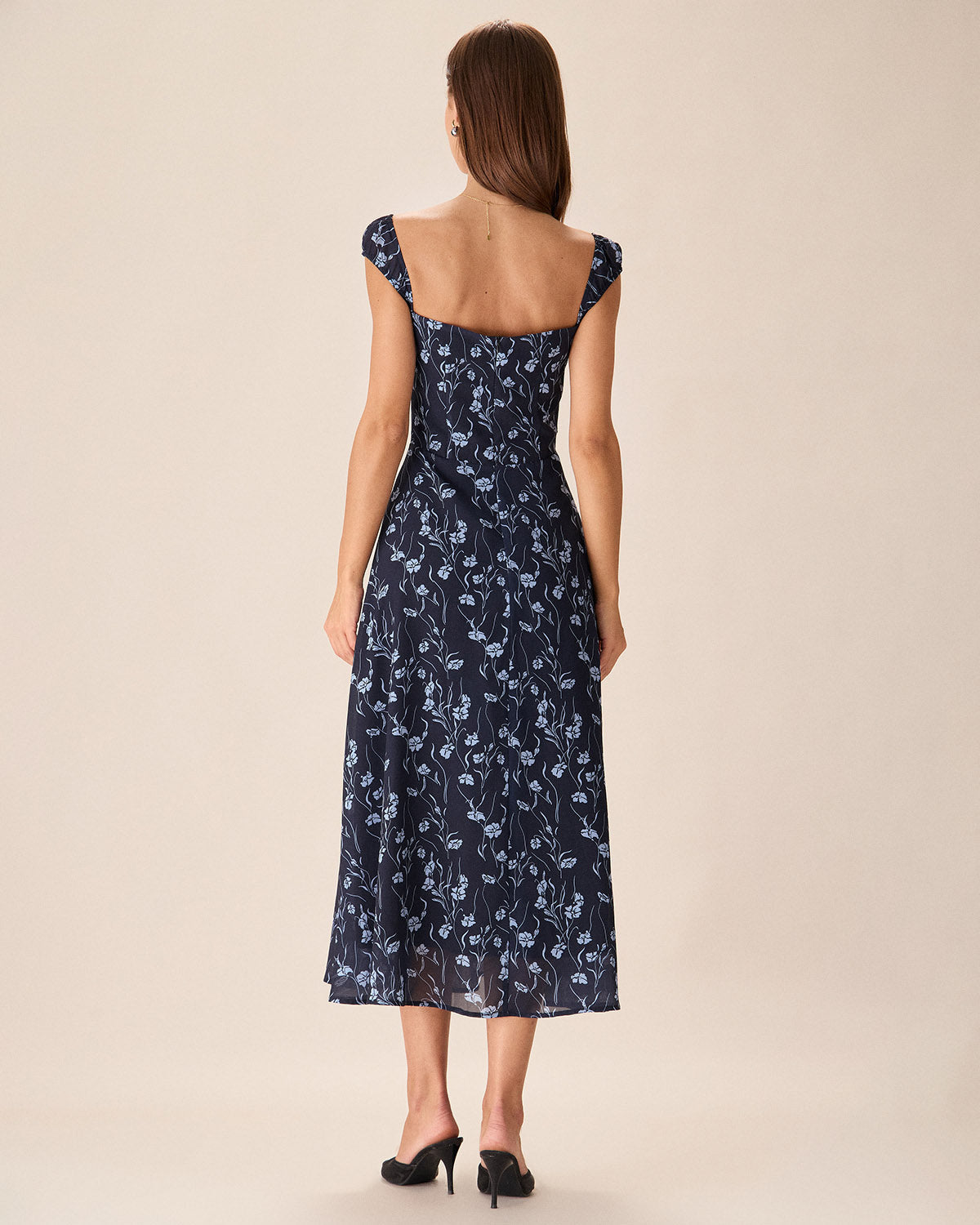 Vestido Midi Floral Azul-Marinho com Decote Coração