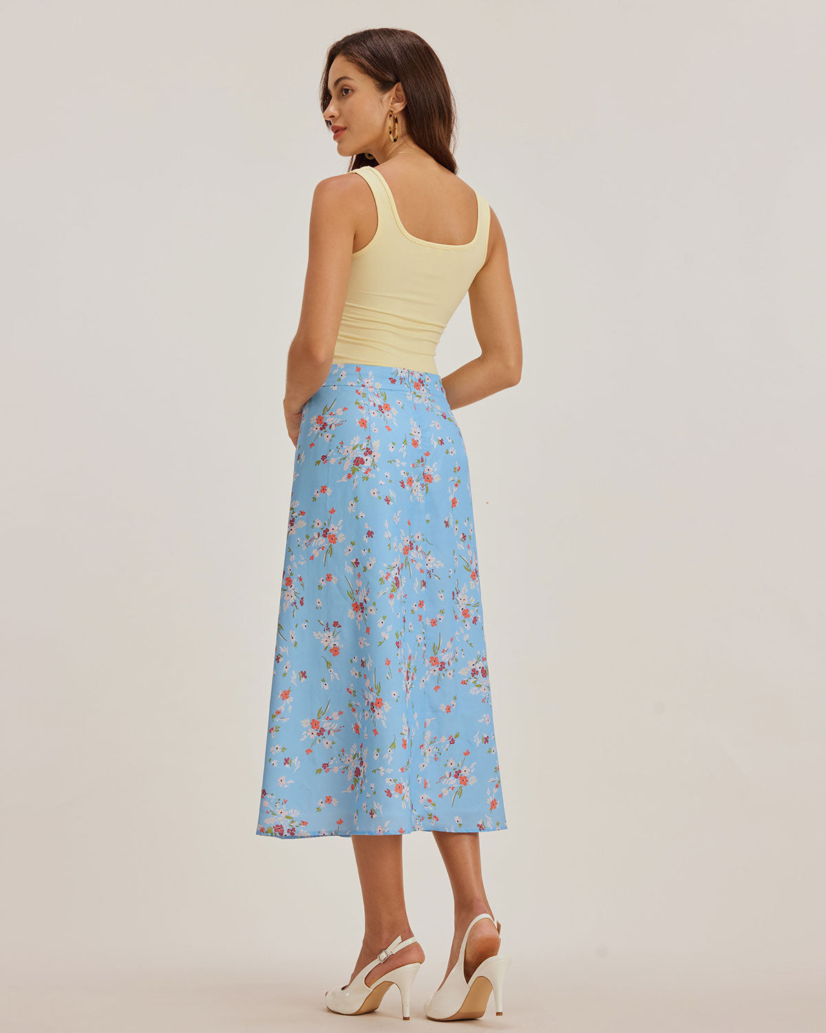 Saia midi evasê floral azul com fenda