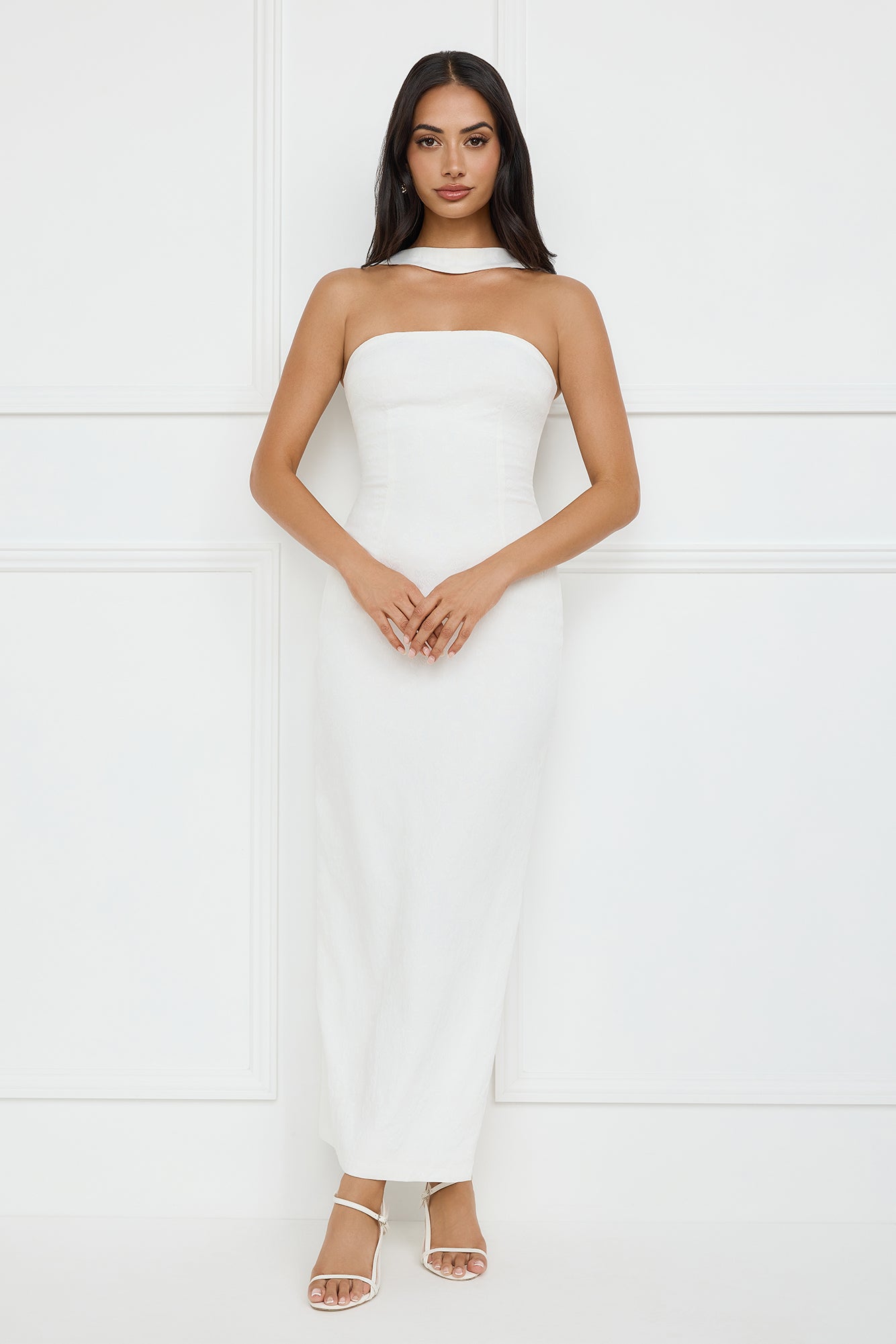 Vestido Longo Halter Estiloso — Branco