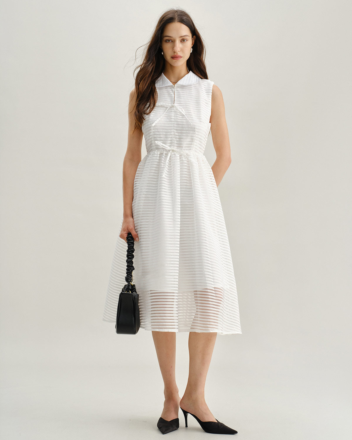 Vestido midi listrado sem mangas — branco