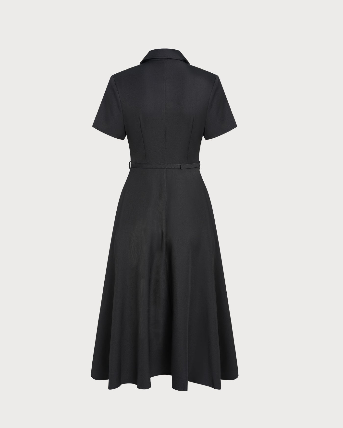 Vestido midi evasê com cinto — Preto