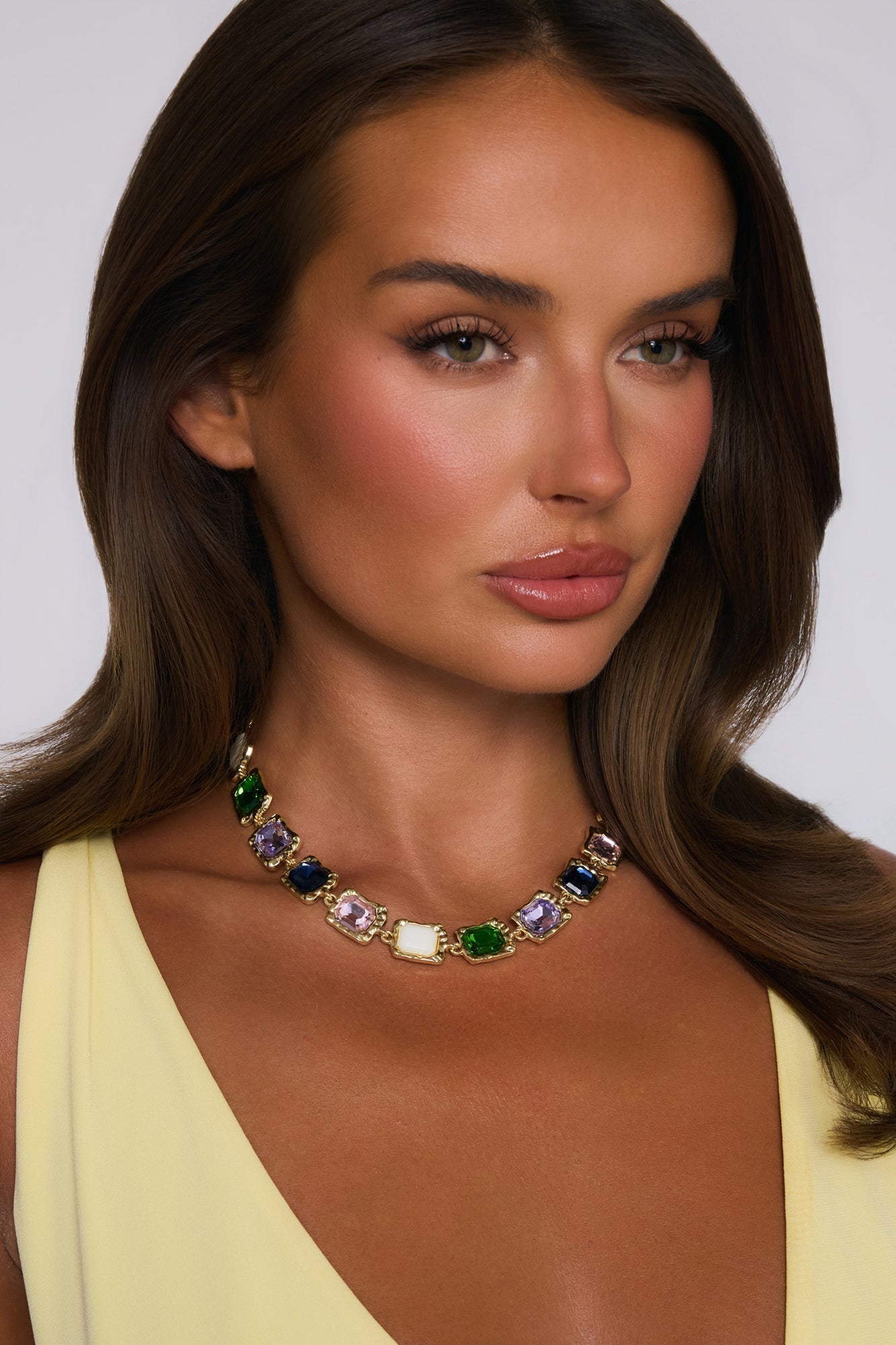 Colar Pretty Glow — Dourado Multicolorido