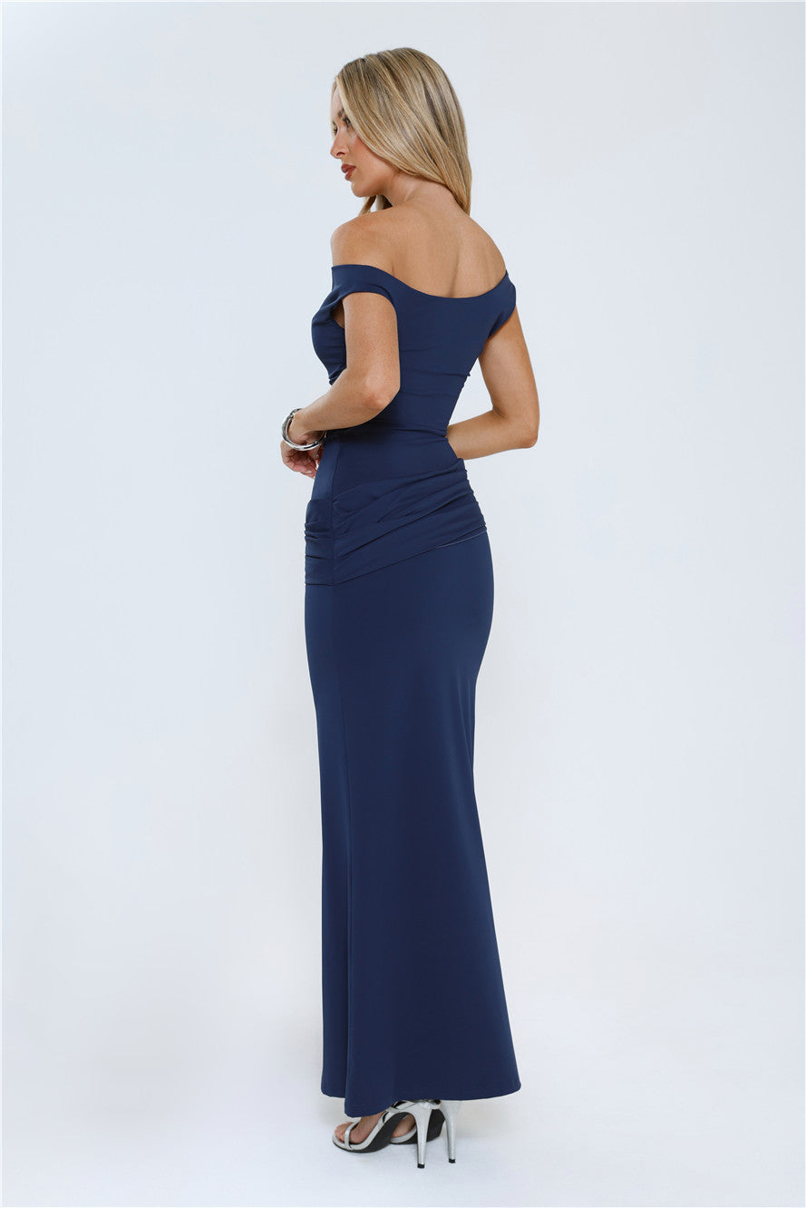 Vestido Longo Ombro a Ombro "Sob os Holofotes" — Marinho