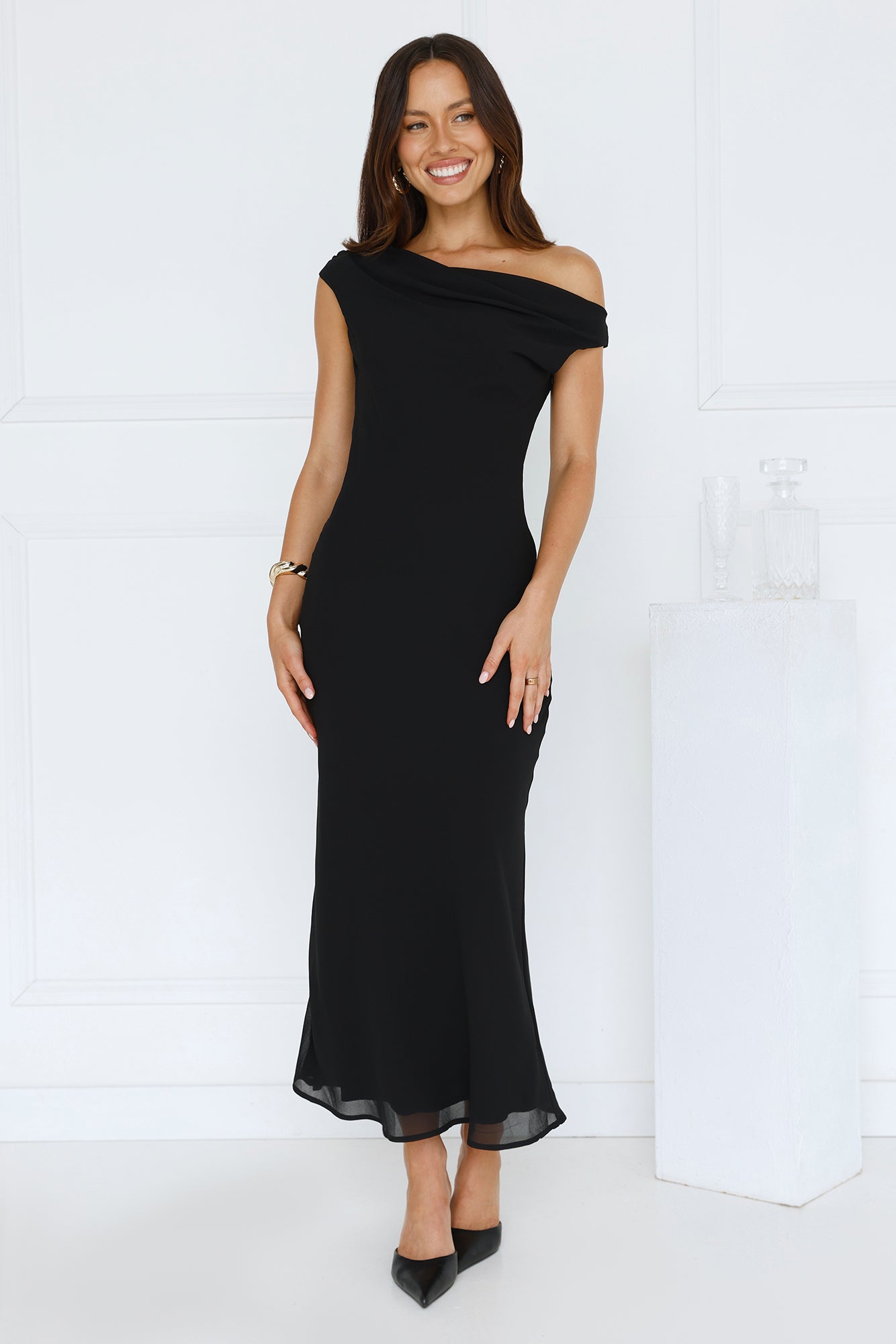 Vestido Midi Xenia Ombro a Ombro — Preto