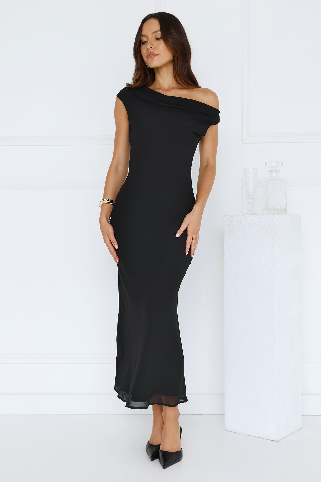 Vestido Midi Xenia Ombro a Ombro — Preto