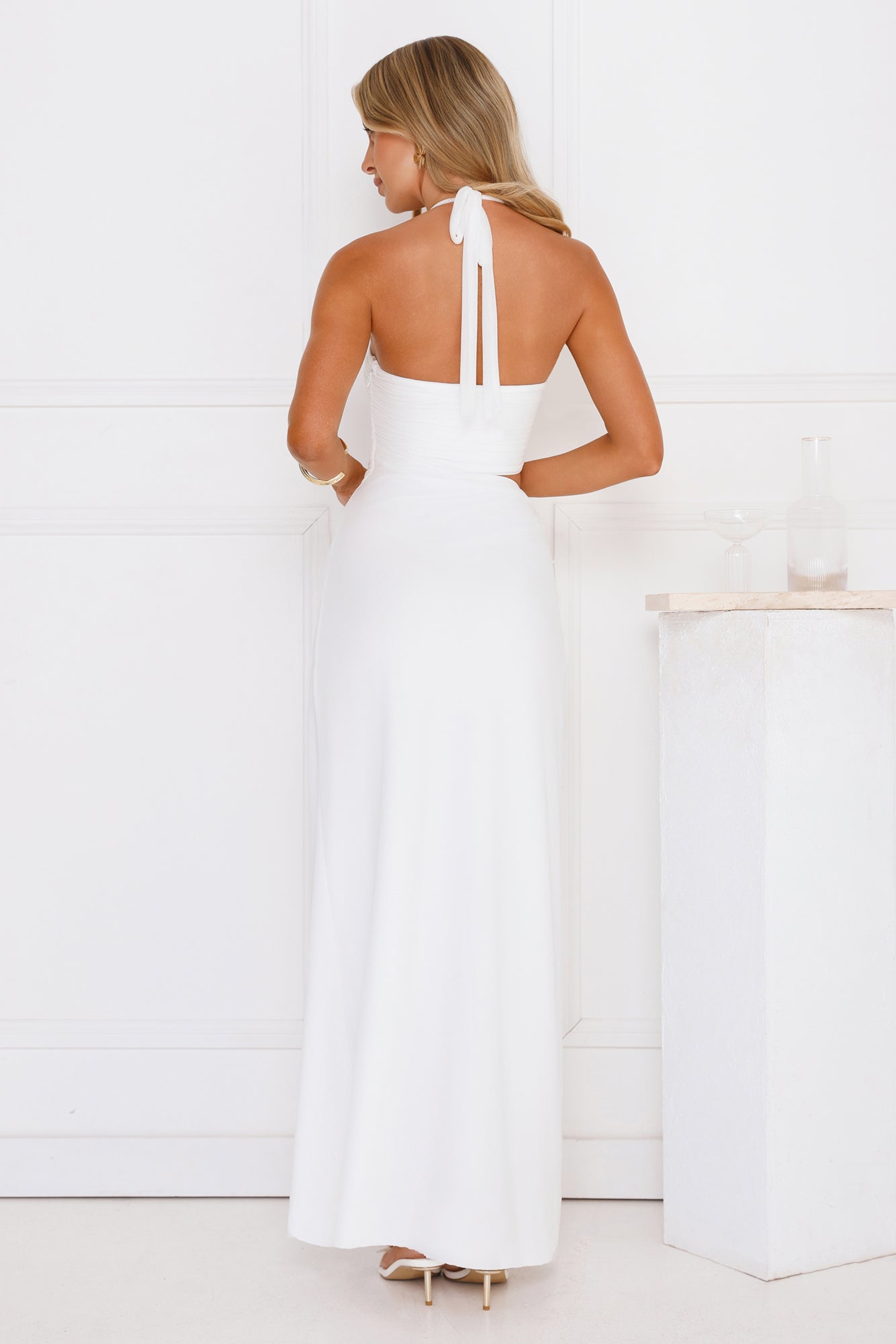 Vestido longo halter com estrelas-do-mar cintilantes — branco