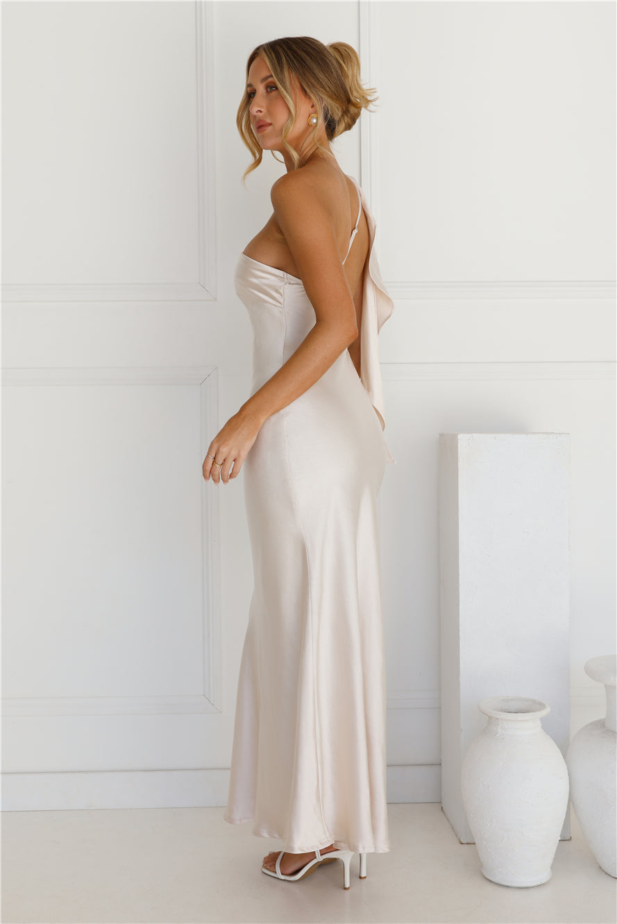 Romantic Tales — Vestido longo de cetim de um ombro só — Champanhe