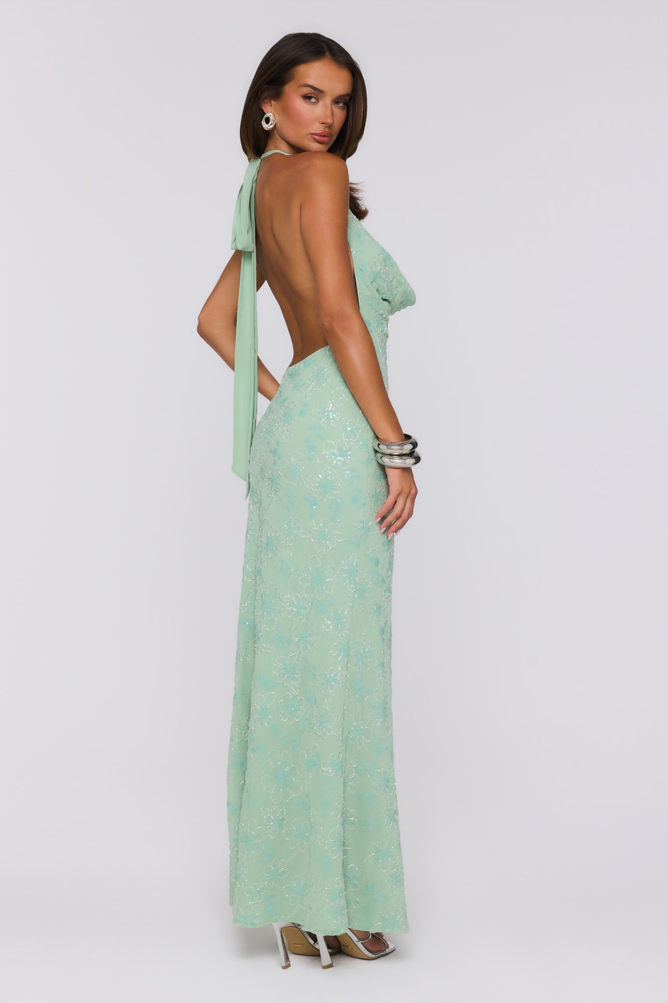Bling It Babe — Vestido longo com decote halter e miçangas (Sálvia)