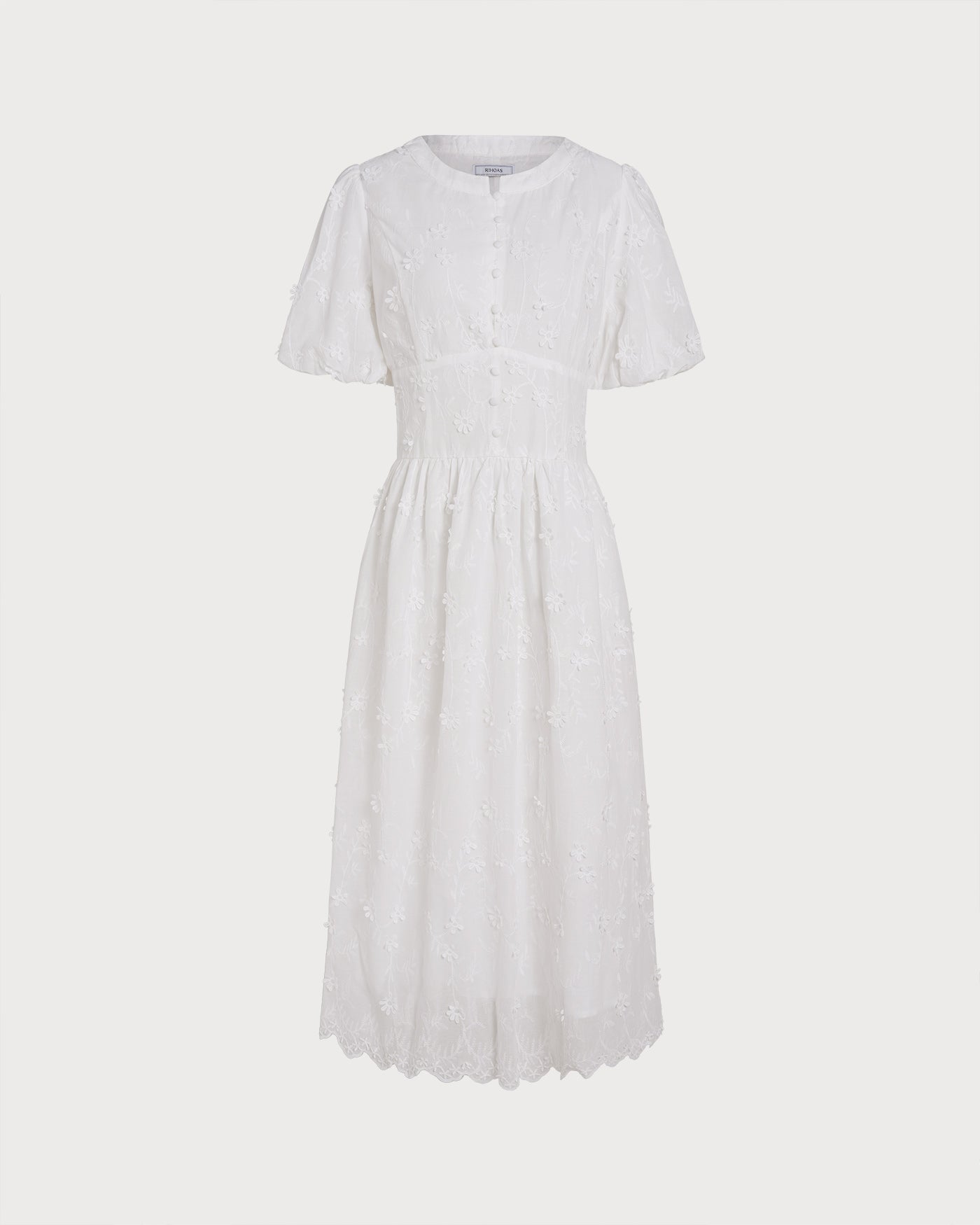 Vestido midi floral branco com decote redondo