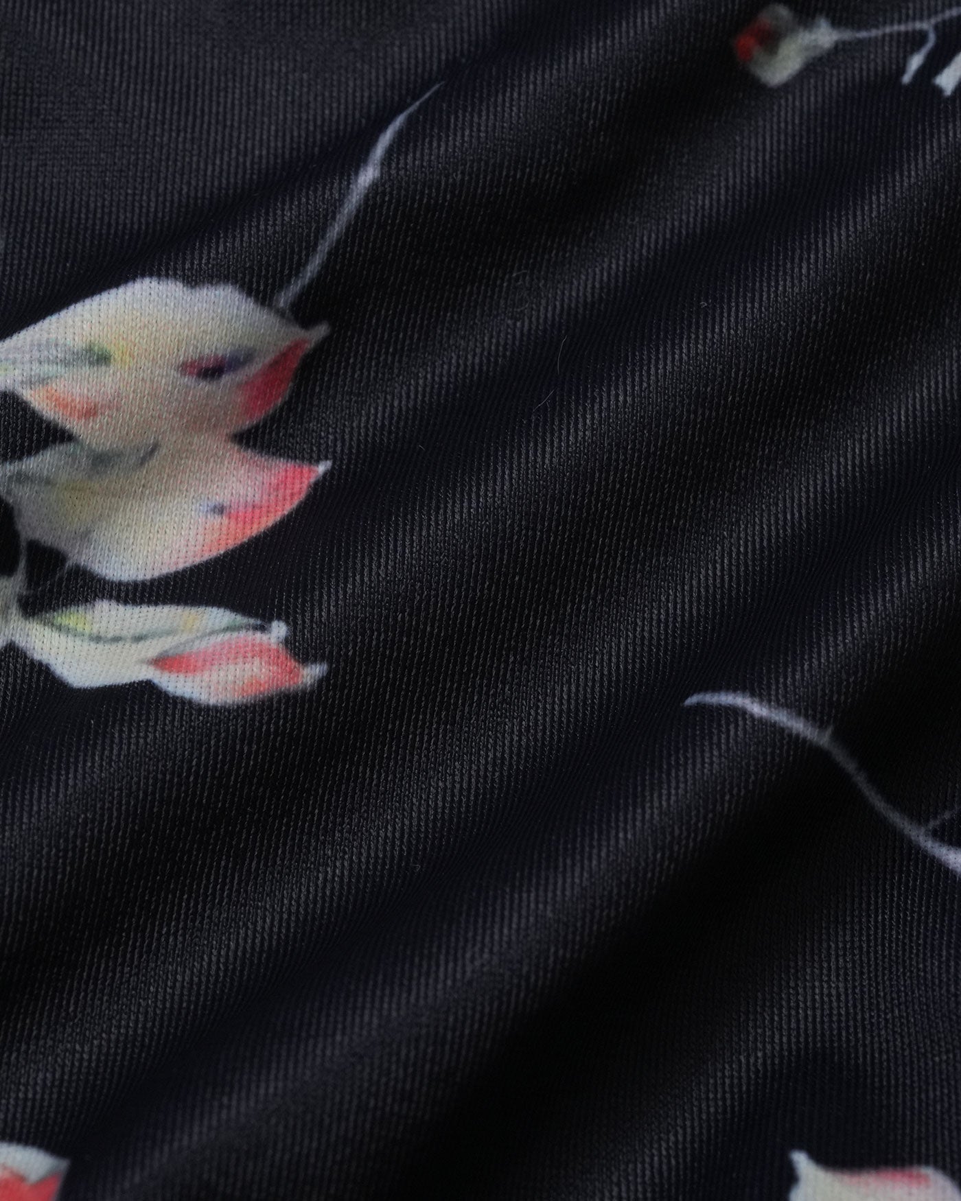 Conjunto de biquíni cortininha preto com estampa floral