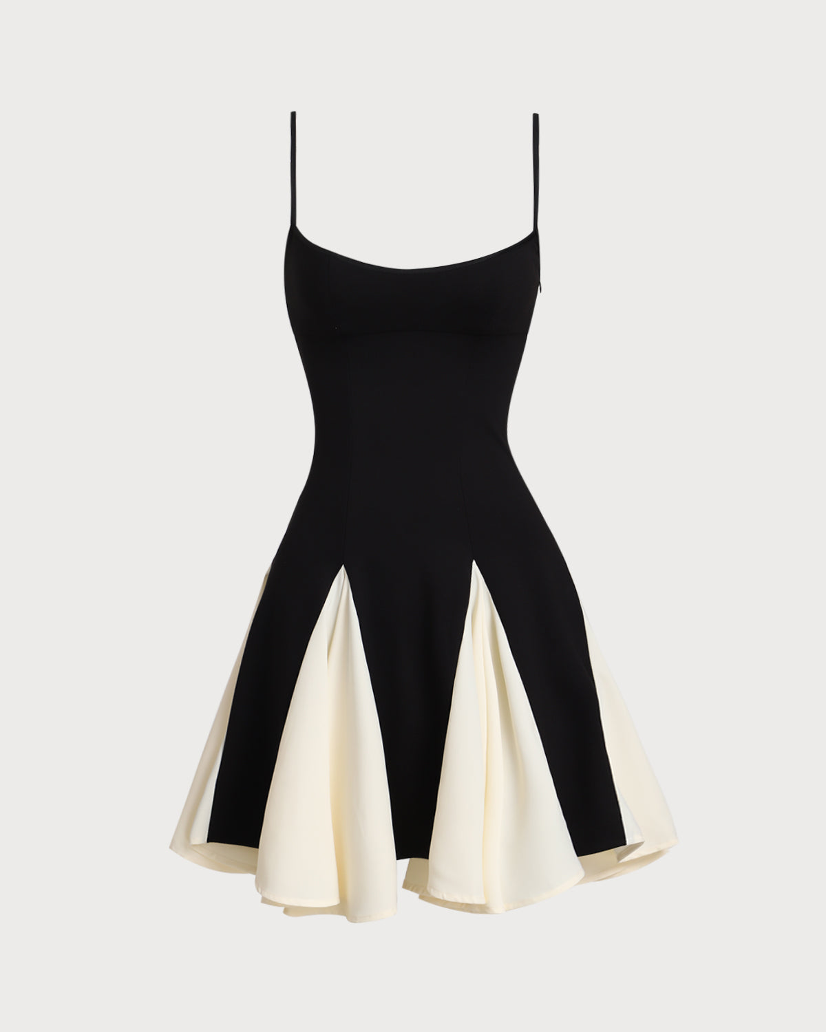 Mini vestido slip preto com detalhe contrastante