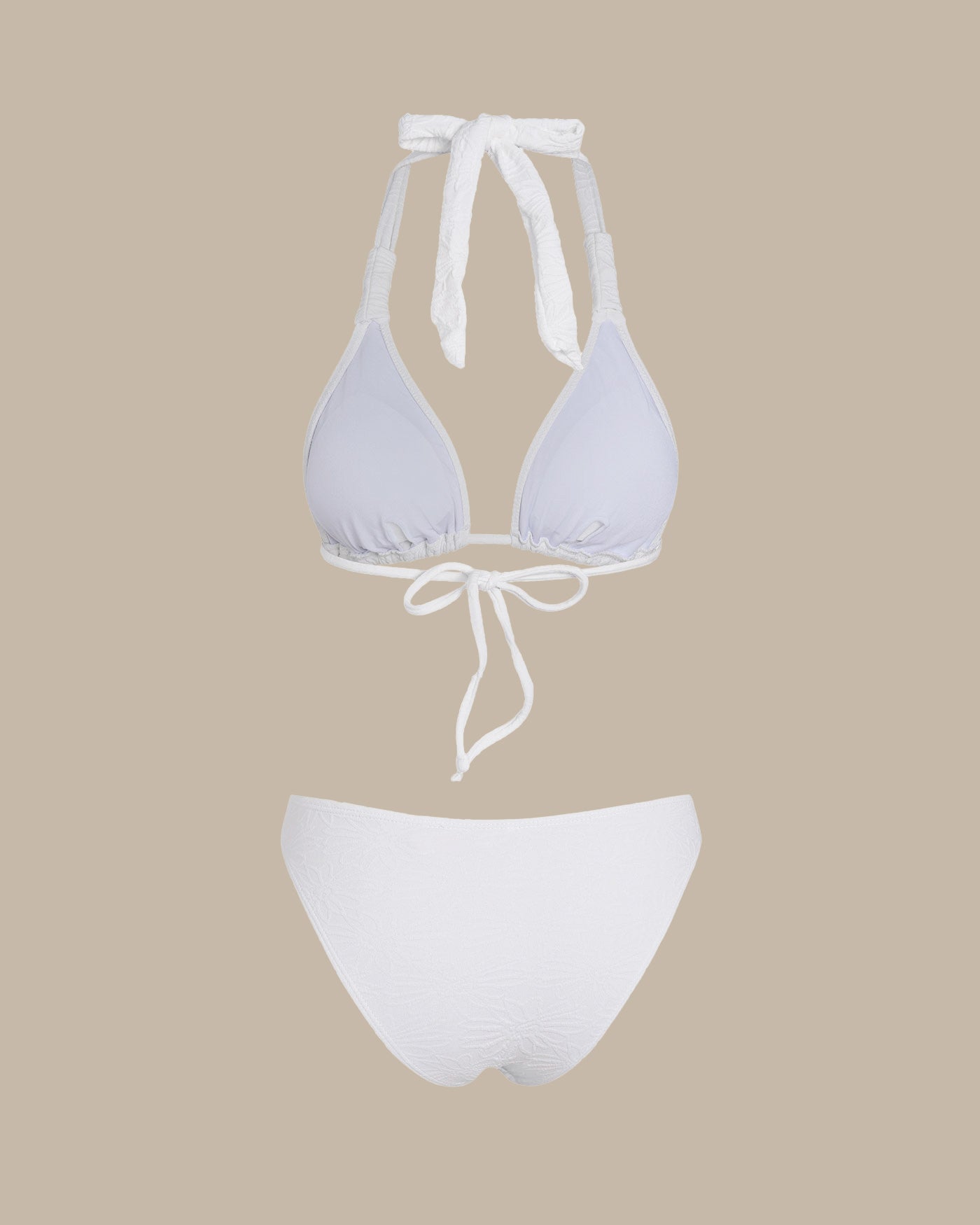 Conjunto de biquíni branco texturizado com top cortininha triangular de amarração no pescoço