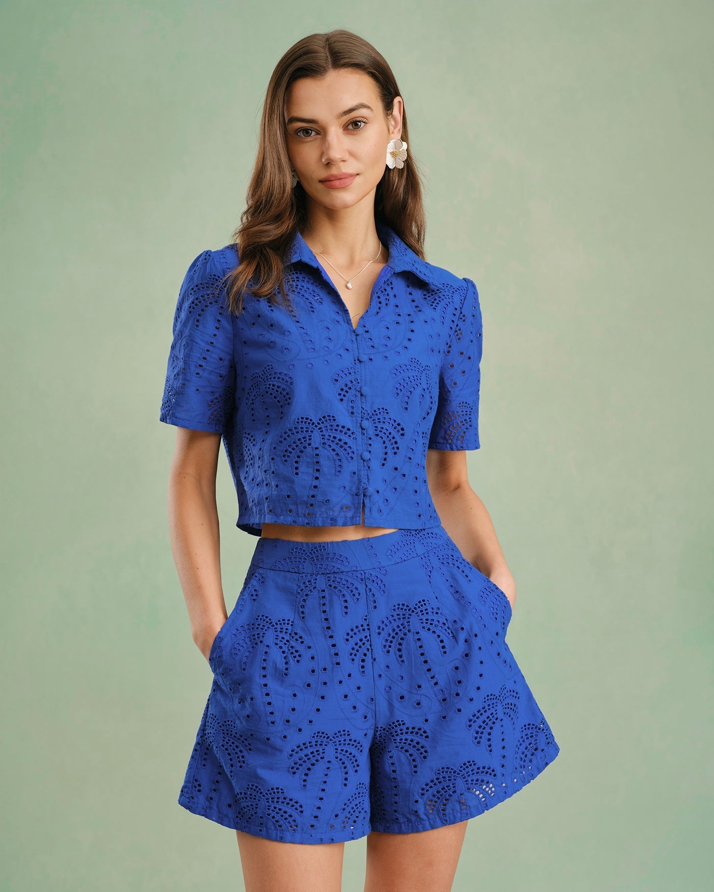 Blusa Azul Texturizada com Gola Abotoável