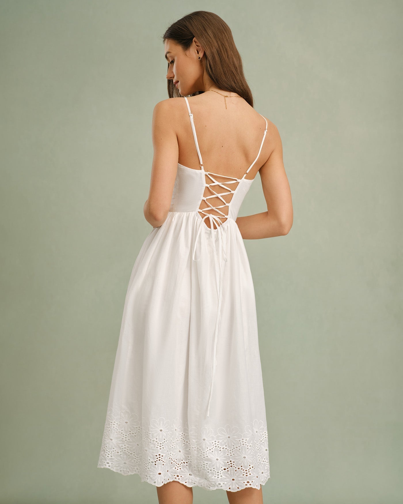 Vestido Slip Midi de Renda Branco com Alças Cruzadas em X