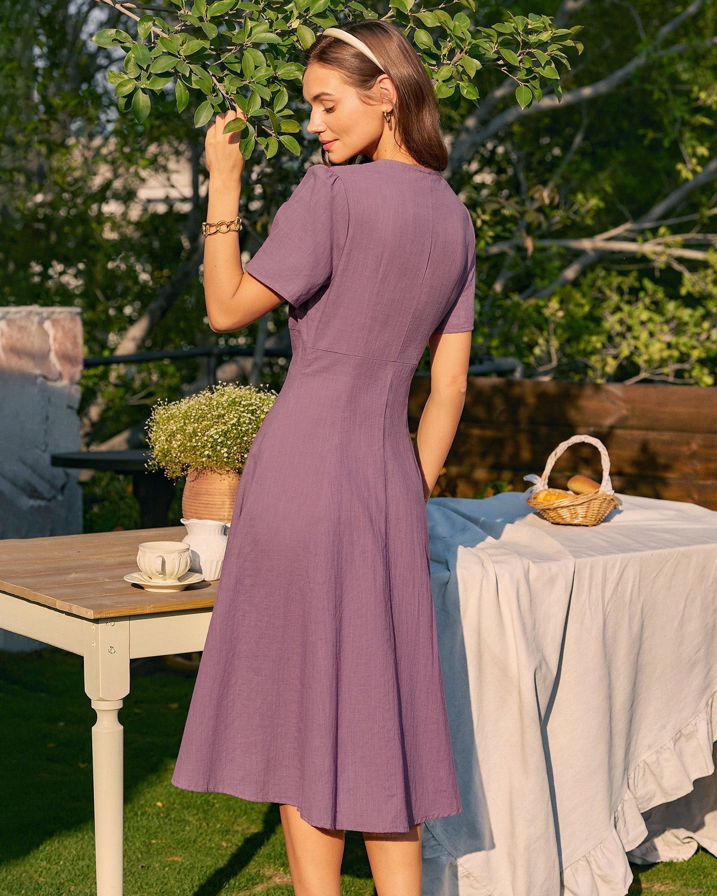 Vestido Midi Roxo com Decote em V e Botões