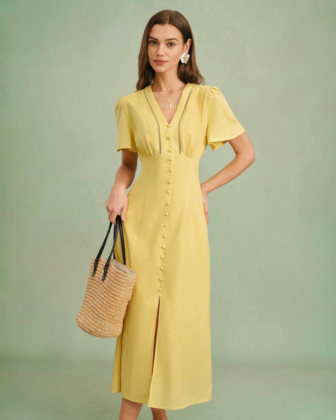 Vestido midi amarelo com decote em V e botões frontais