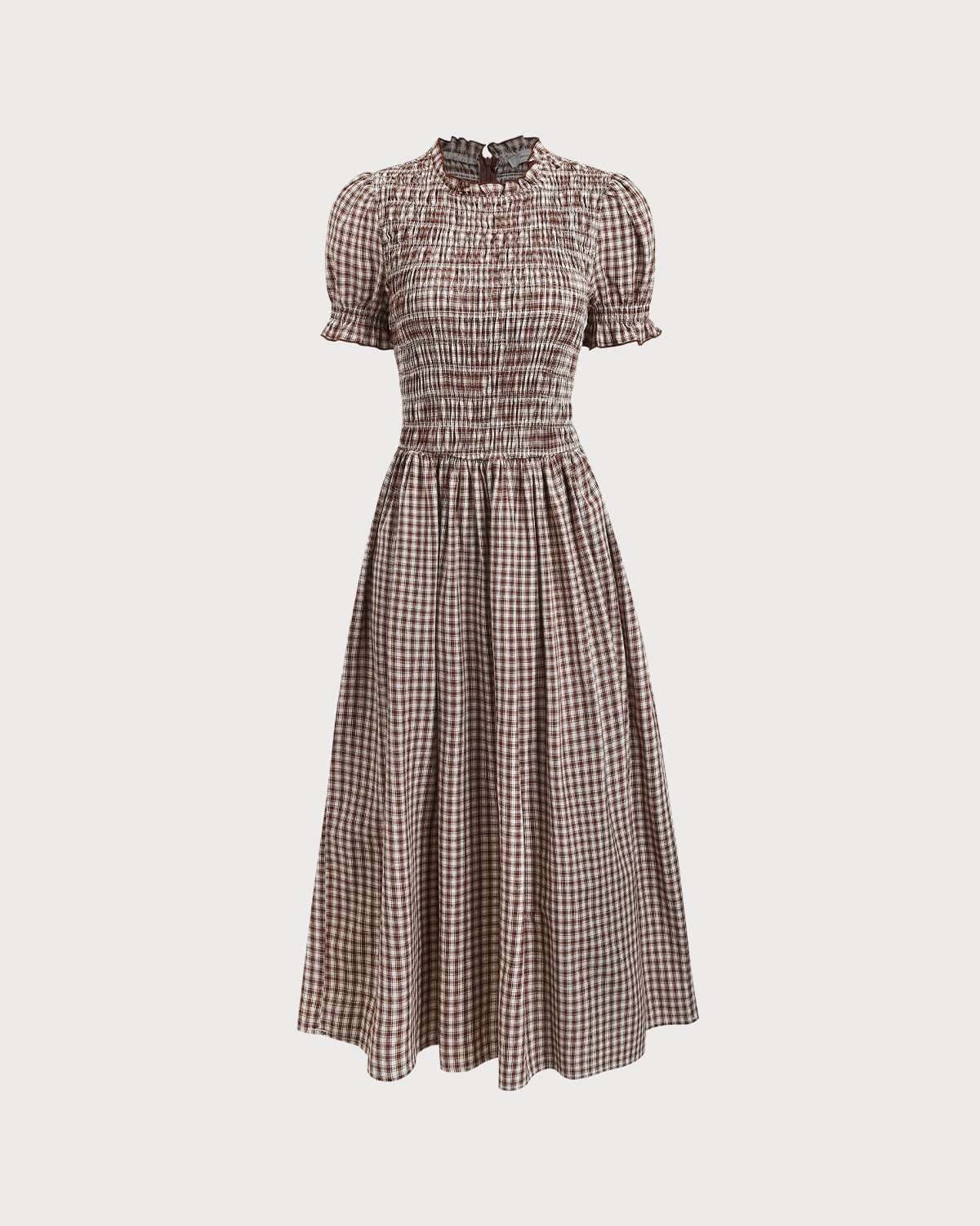 Vestido midi xadrez café com corpo franzido e mangas bufantes