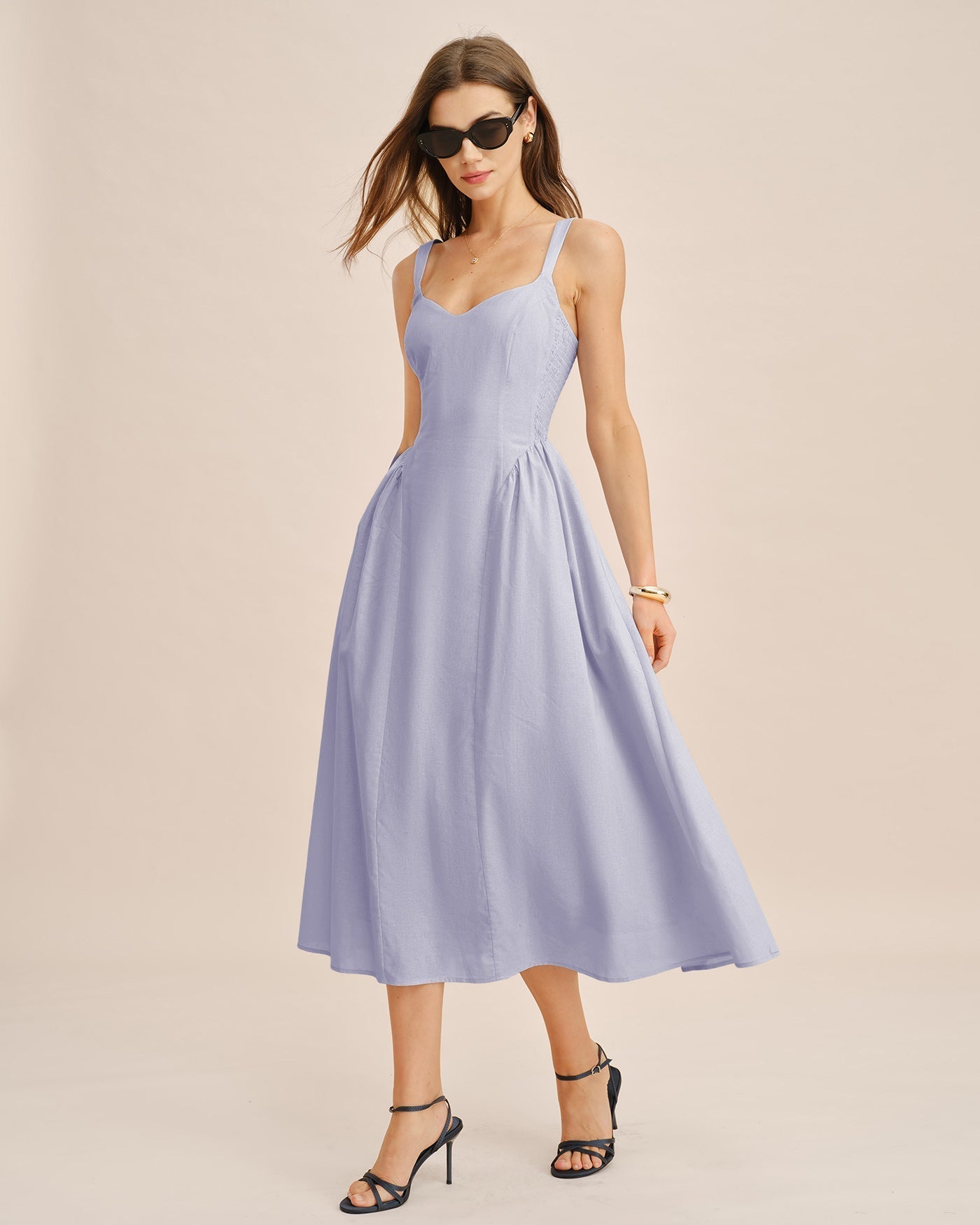 Vestido slip midi azul claro com franzido