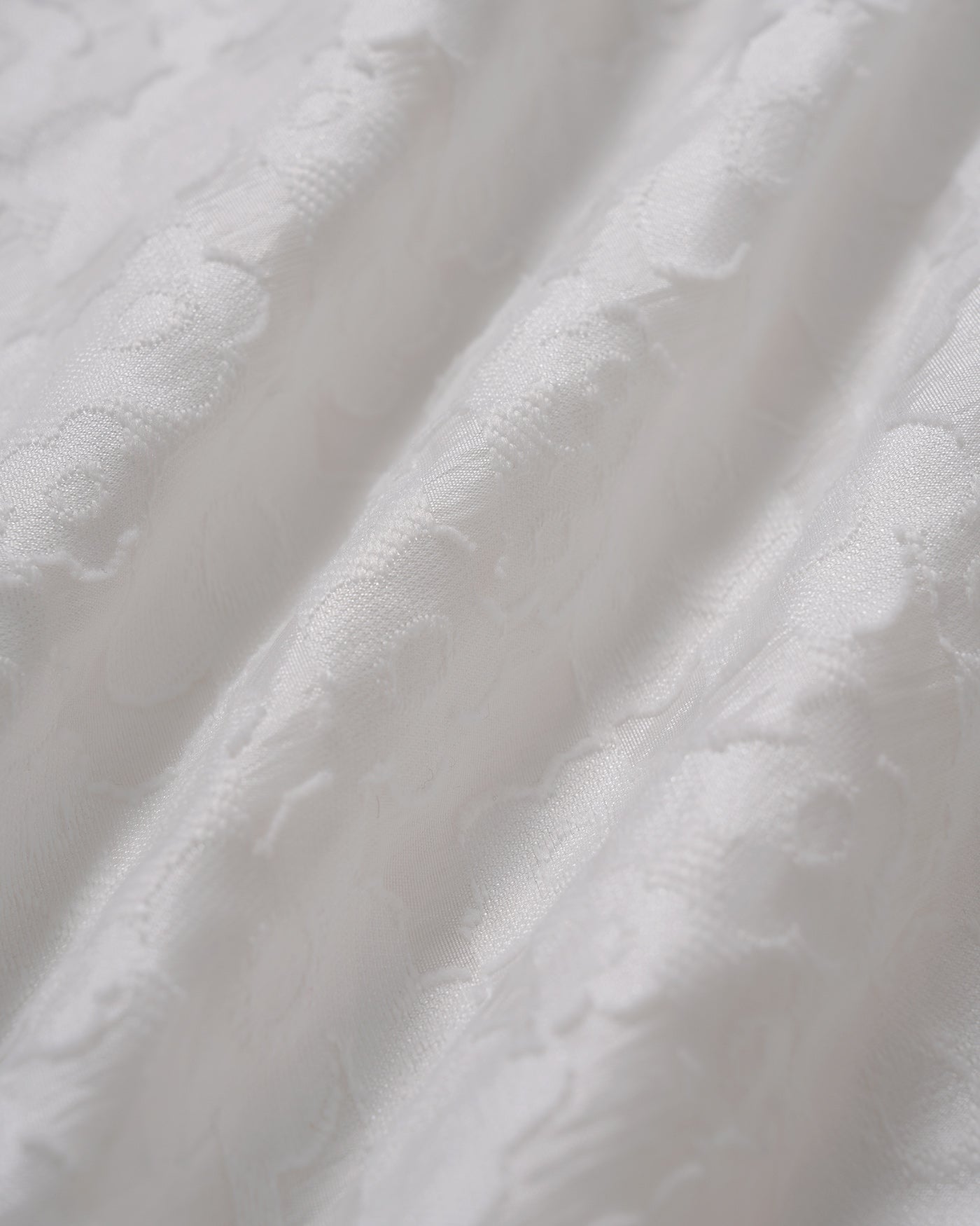 Mini vestido jacquard branco com decote em V
