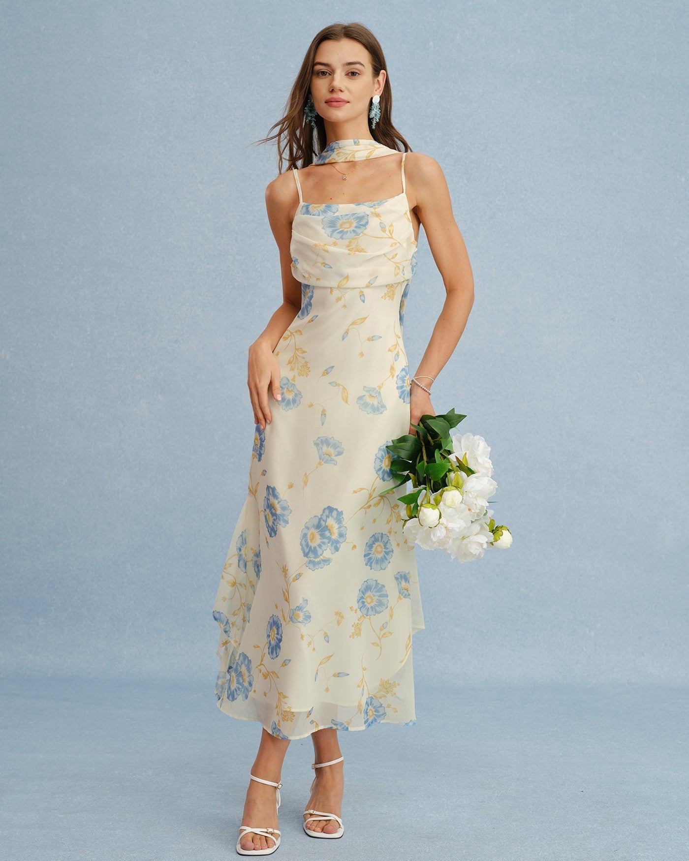 Vestido longo floral em chiffon bege com amarração