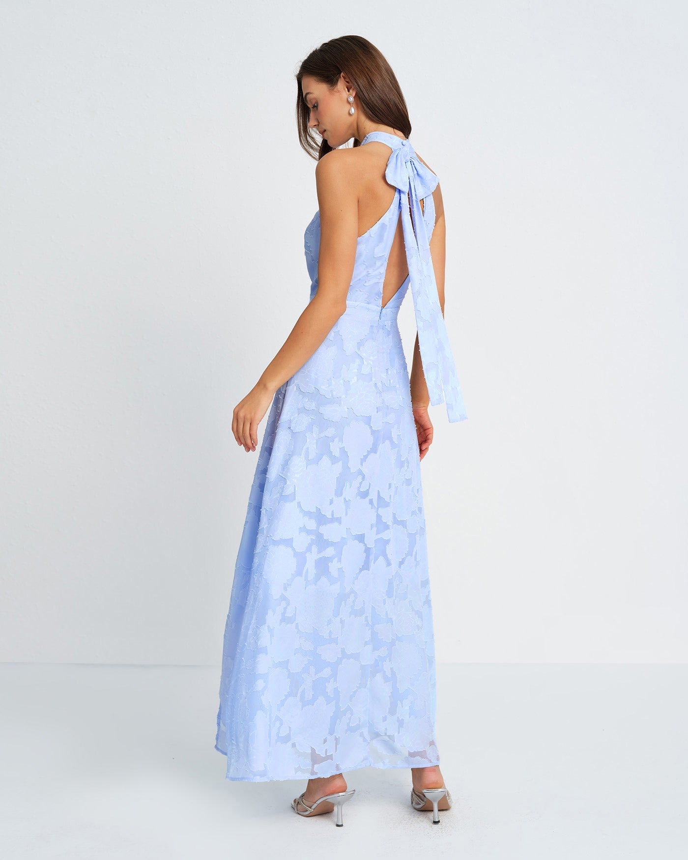 Vestido longo em jacquard com gola alta — Azul