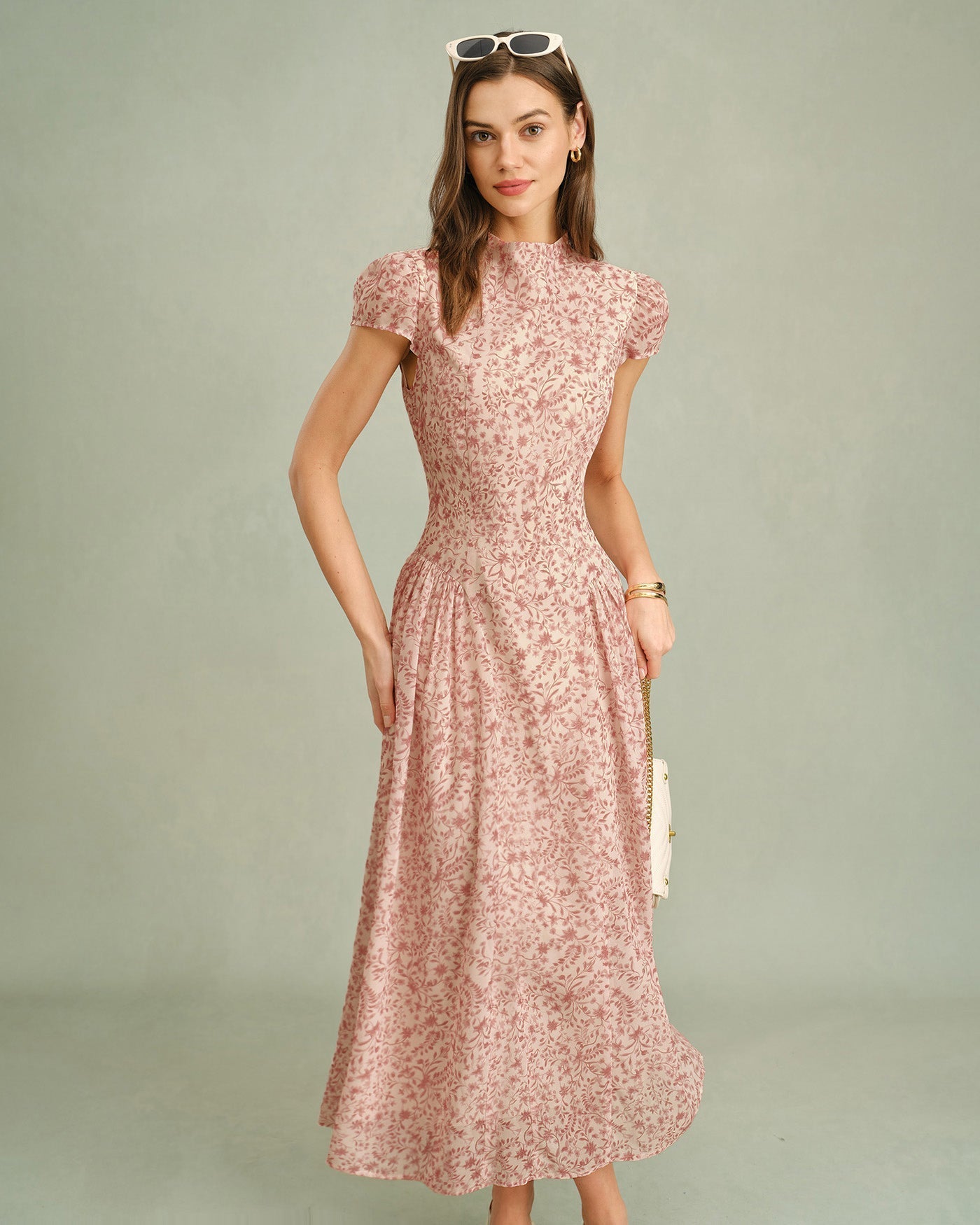 Vestido longo floral rosa com gola alta