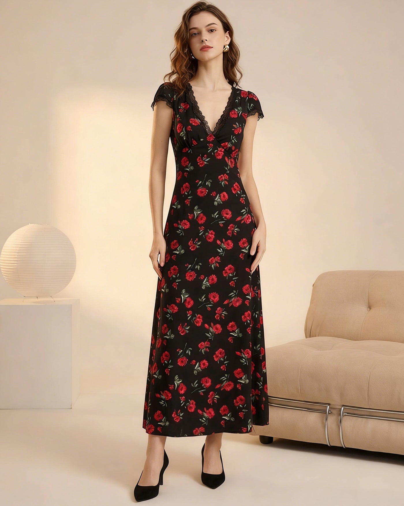 Vestido Longo Floral Preto com Decote em V
