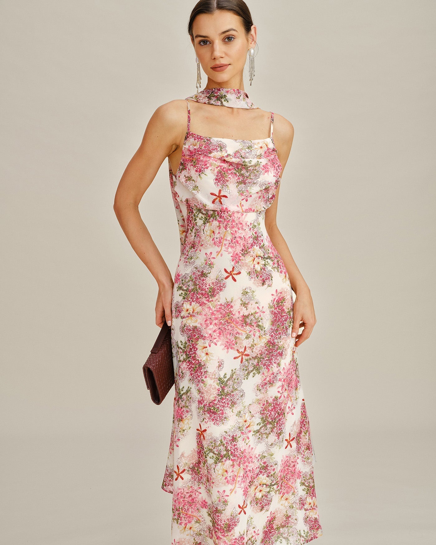 Vestido longo slip em chiffon floral rosa
