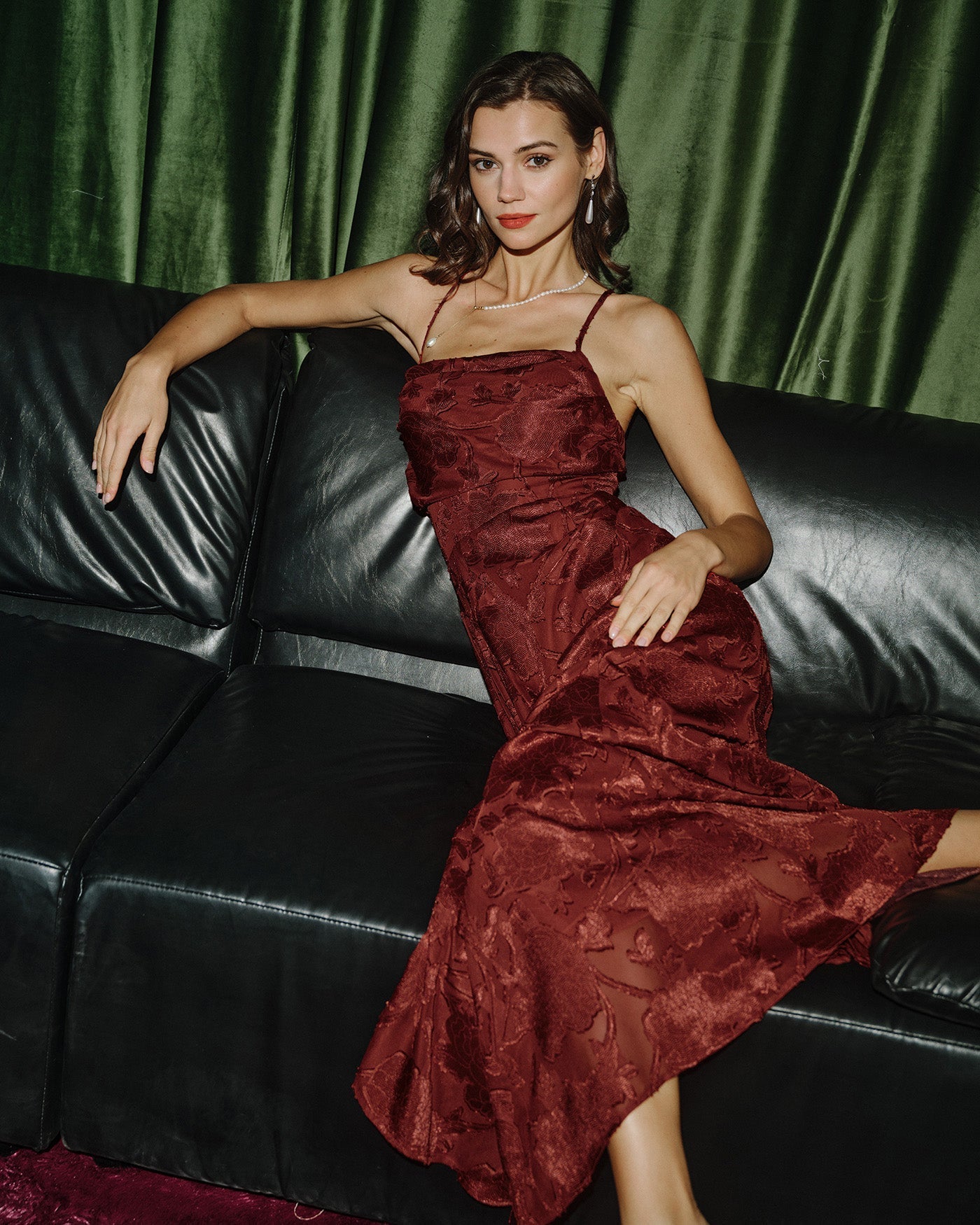 Vestido Longo Floral Vermelho Tijolo com Detalhe Cruzado em X