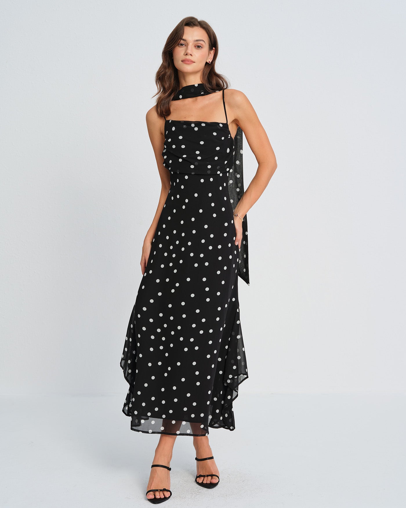 Vestido slip longo em poá preto