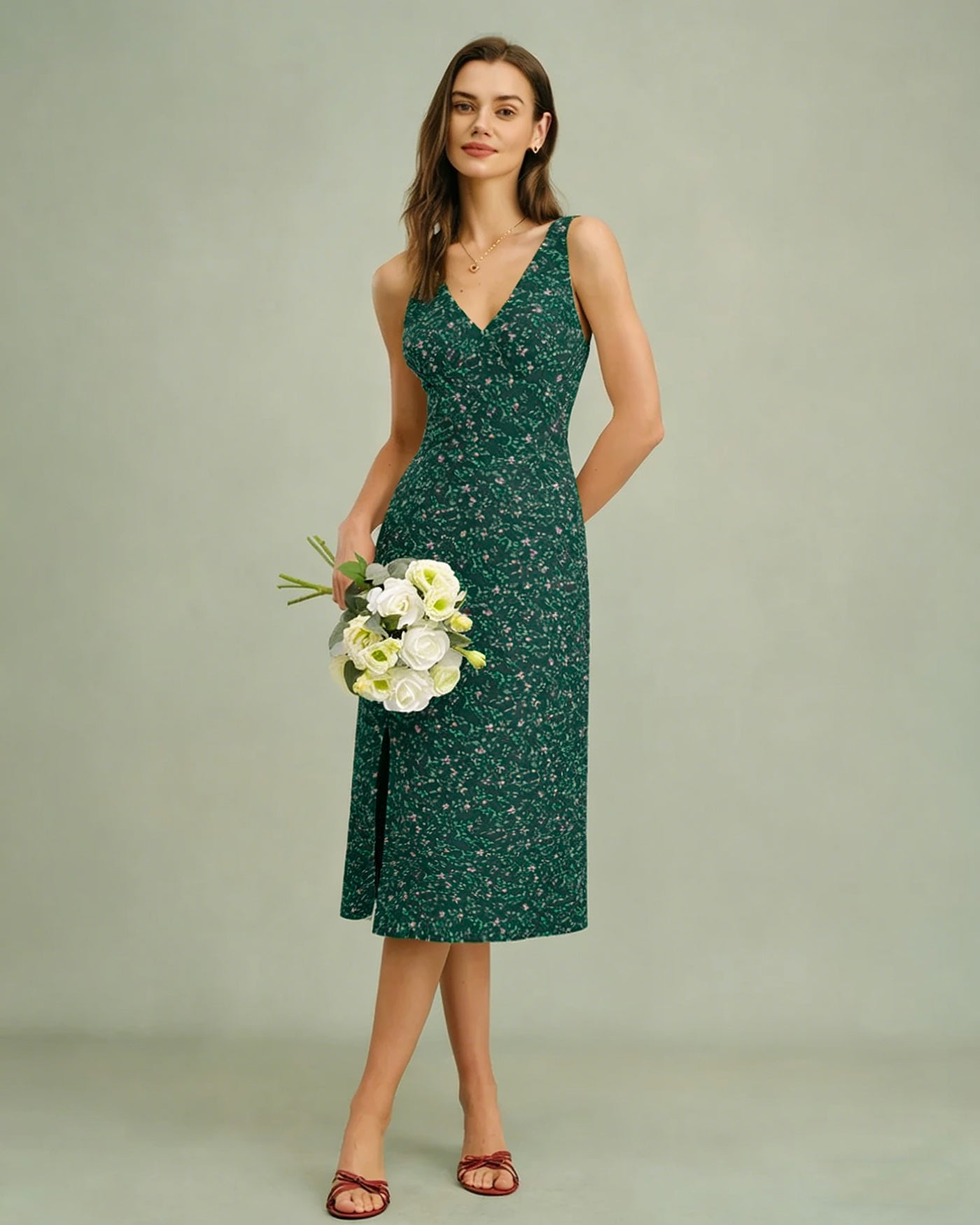 Vestido midi floral verde com decote em V