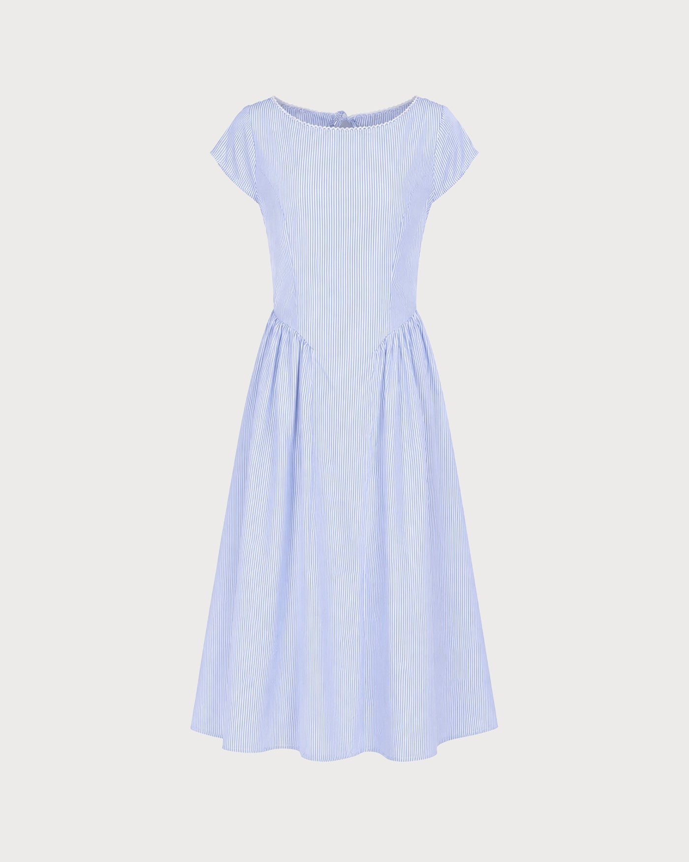 Vestido midi azul com decote canoa e franzidos