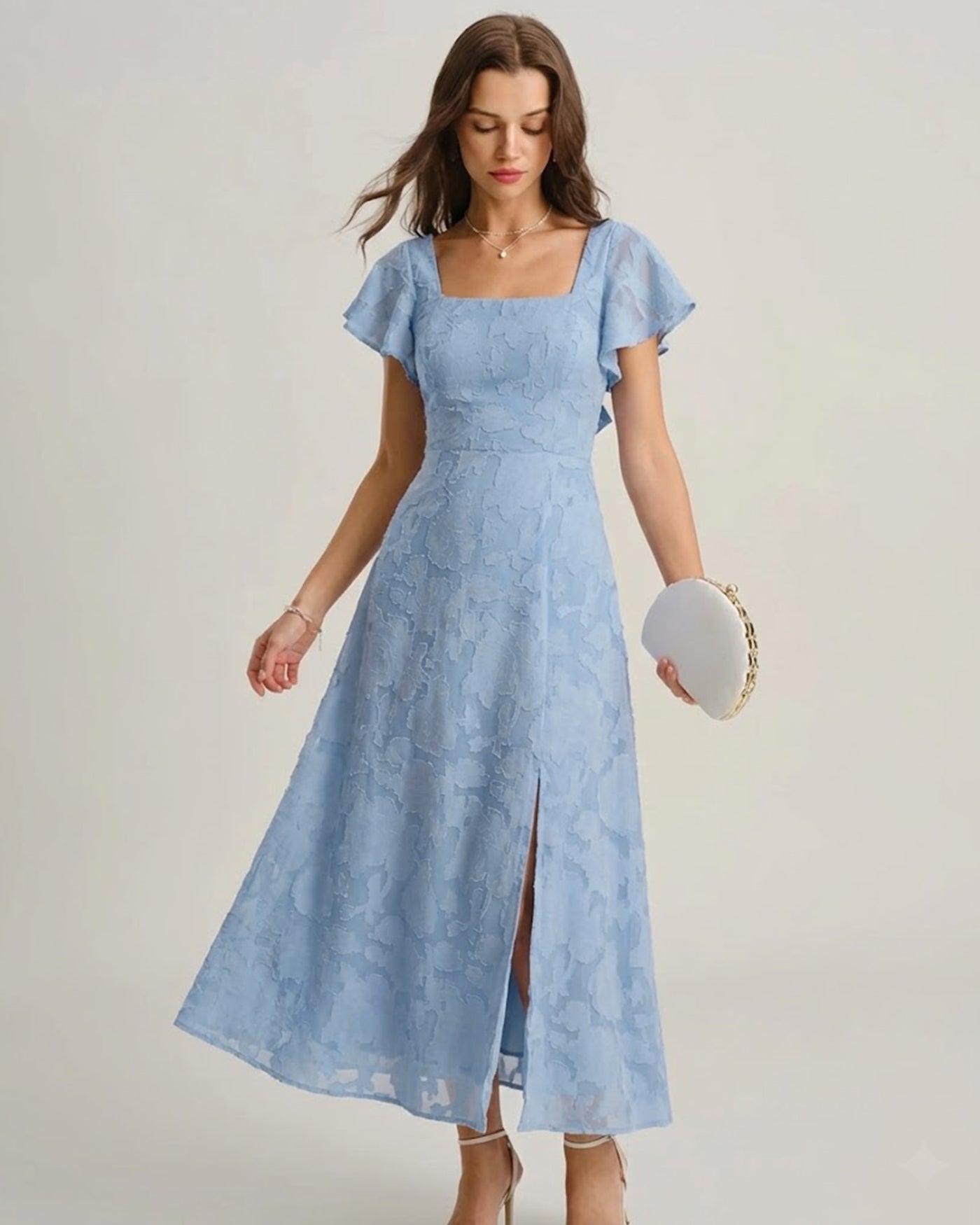 Vestido midi azul floral com decote quadrado
