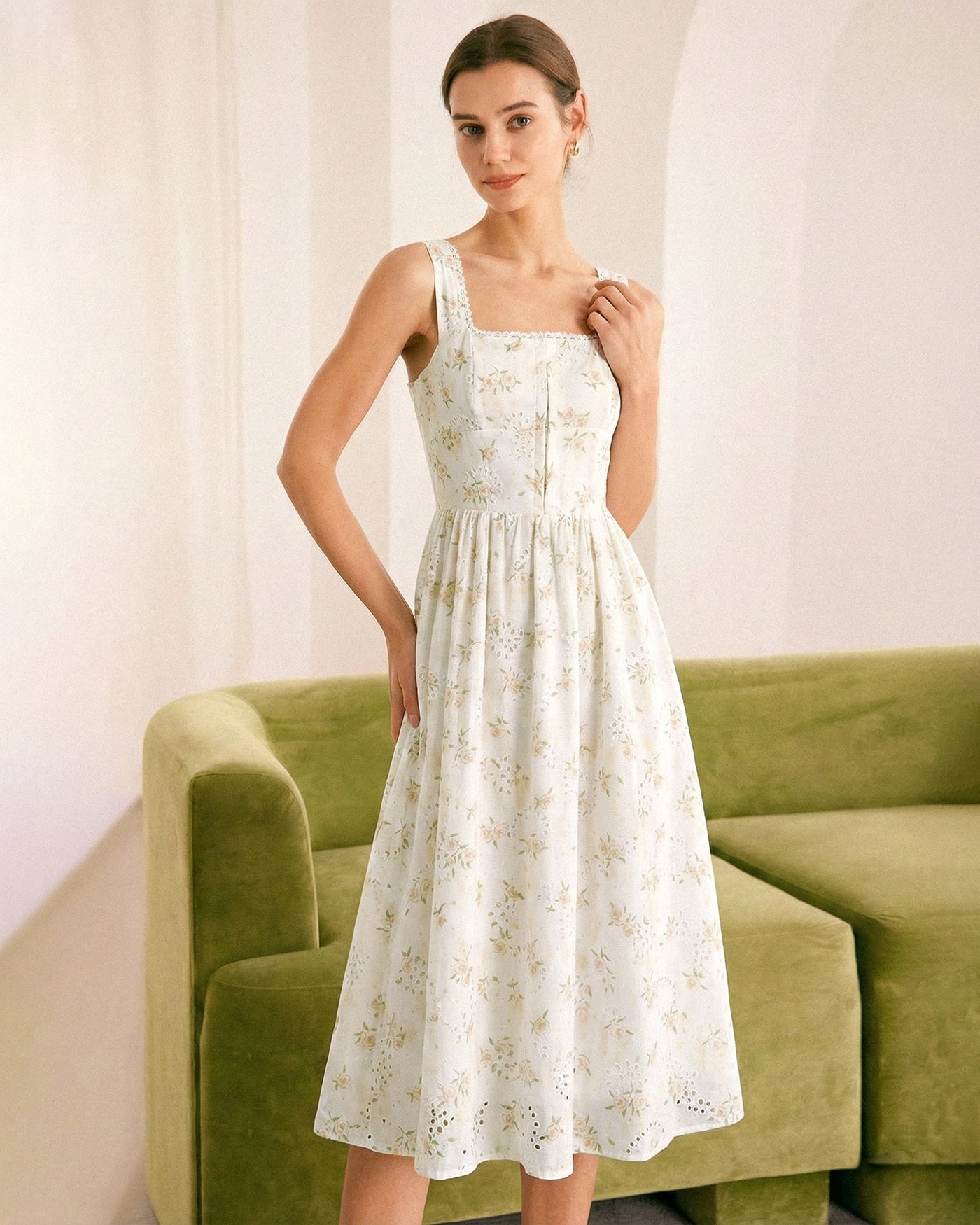 Vestido Midi Floral Amarelo com Franzidos