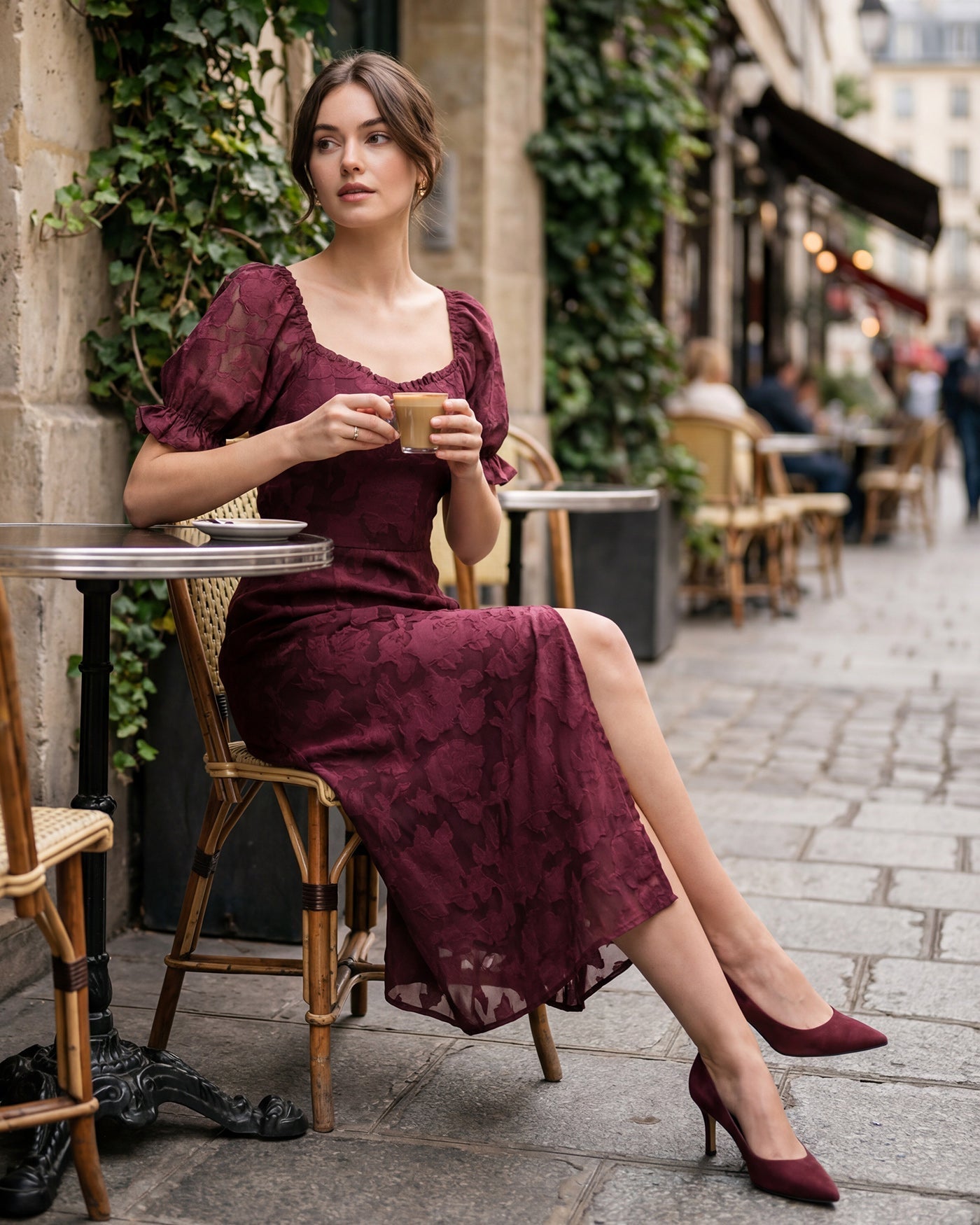 Vestido Midi Jacquard com Fenda - Vinho