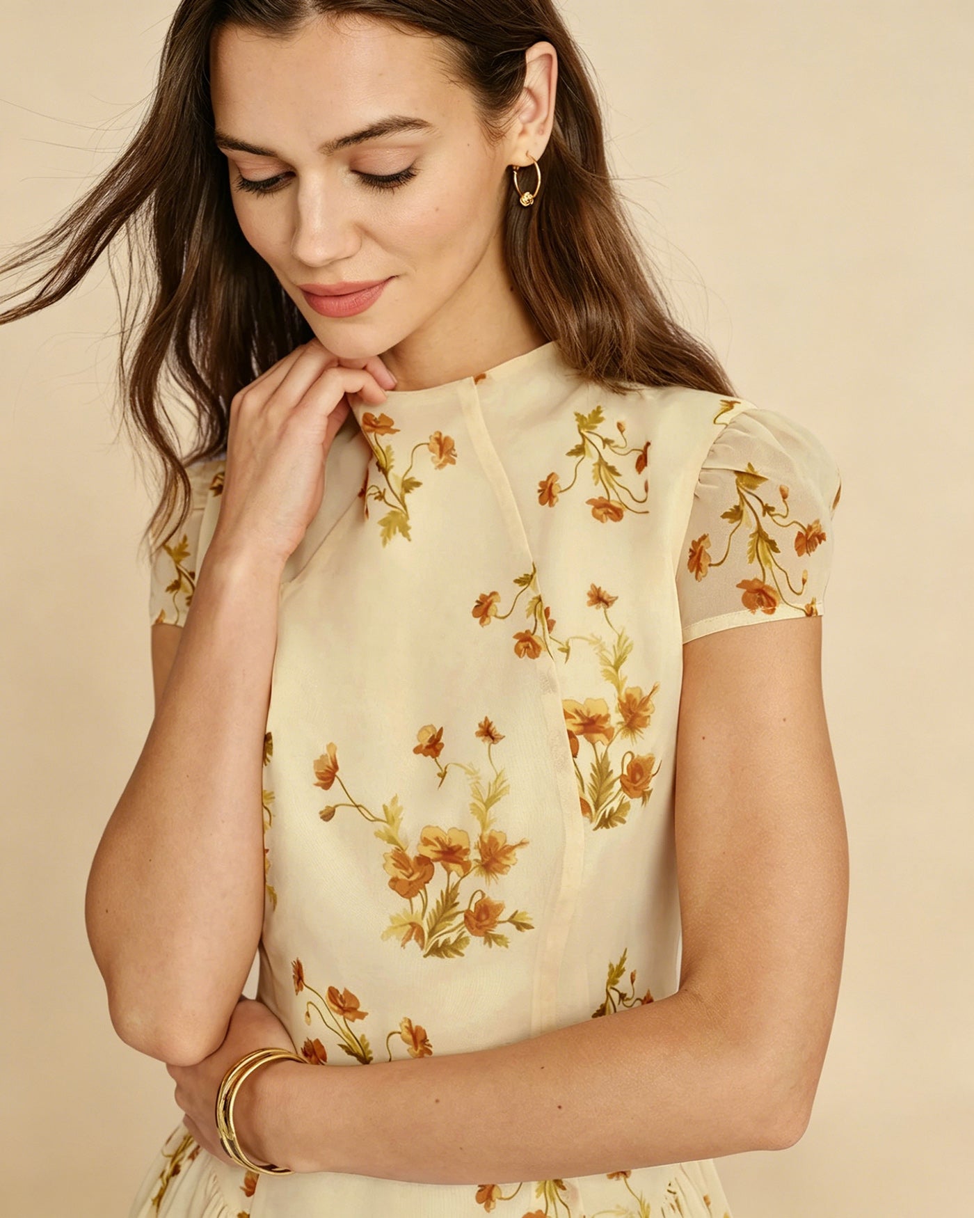 Vestido curto floral com estampa de tartarugas — Amarelo Claro