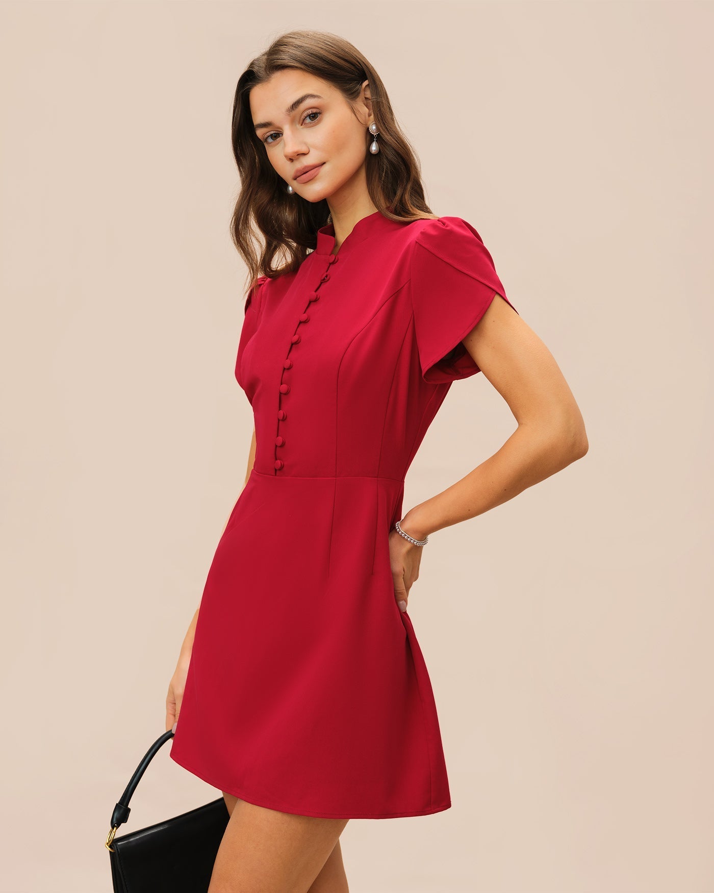 Vestido mini vermelho com mangas pétala