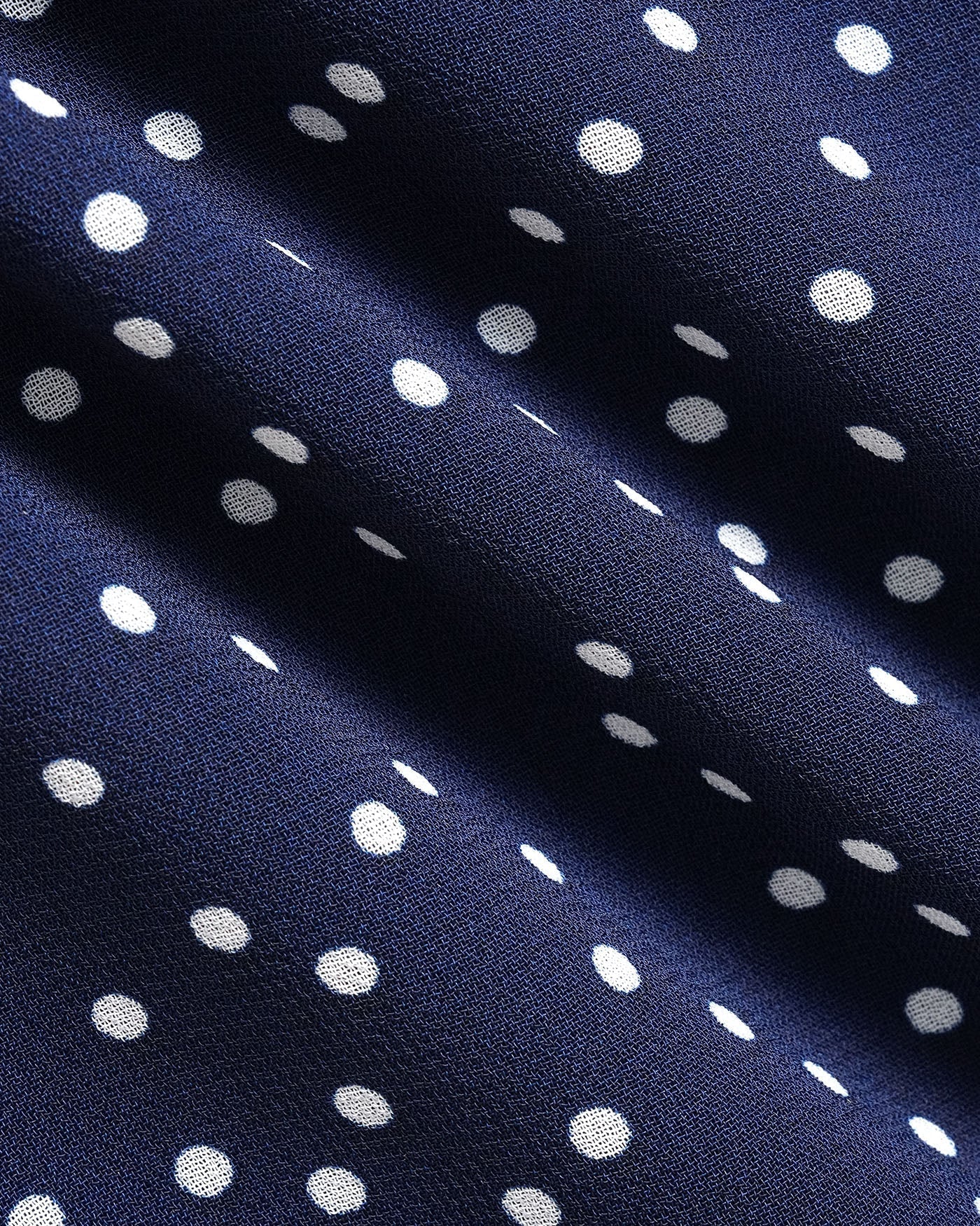 Vestido mini com babados e estampa de poá azul-marinho