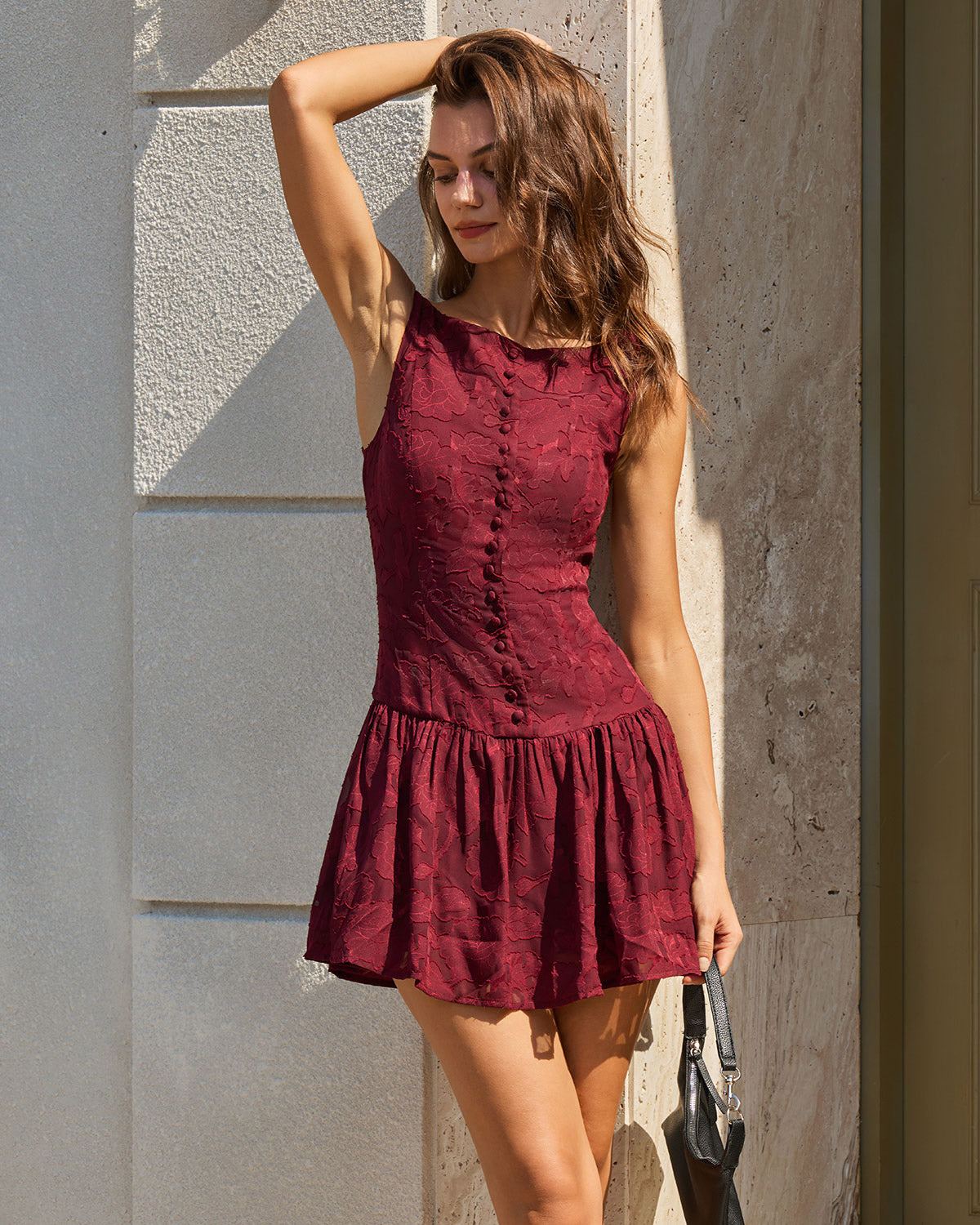 Vestido Mini Evasê em Jacquard Vermelho com Decote Canoa