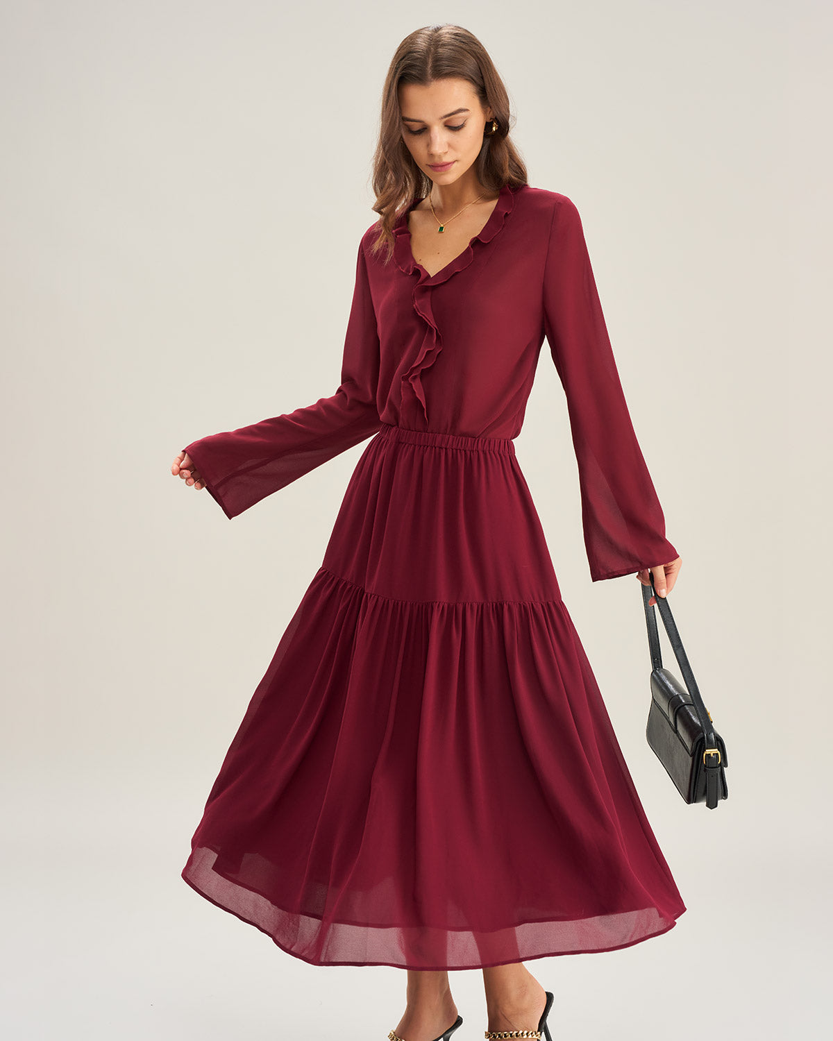 Saia midi evasê em chiffon vinho
