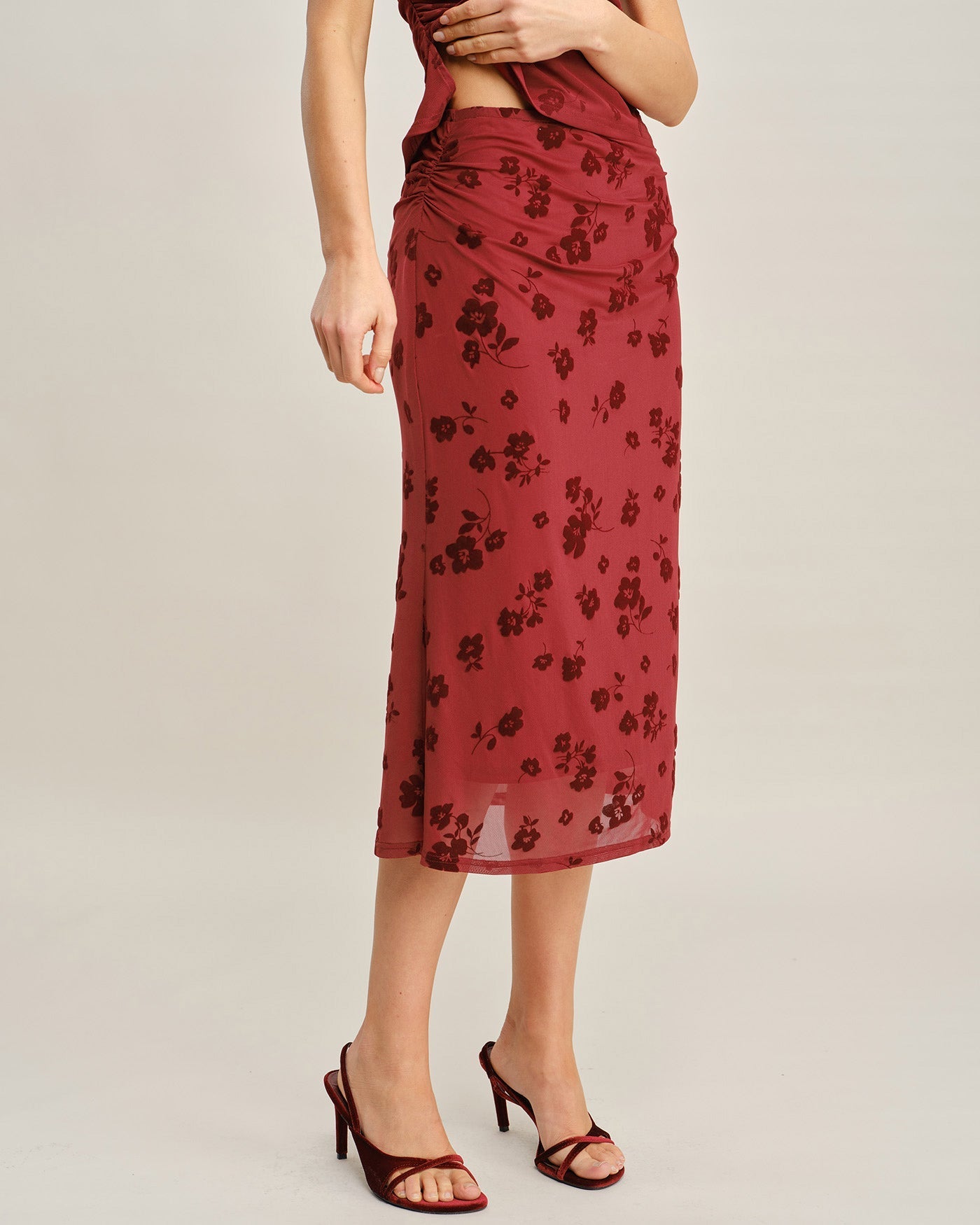 Saia Midi Sereia com Estampa Floral Vermelha