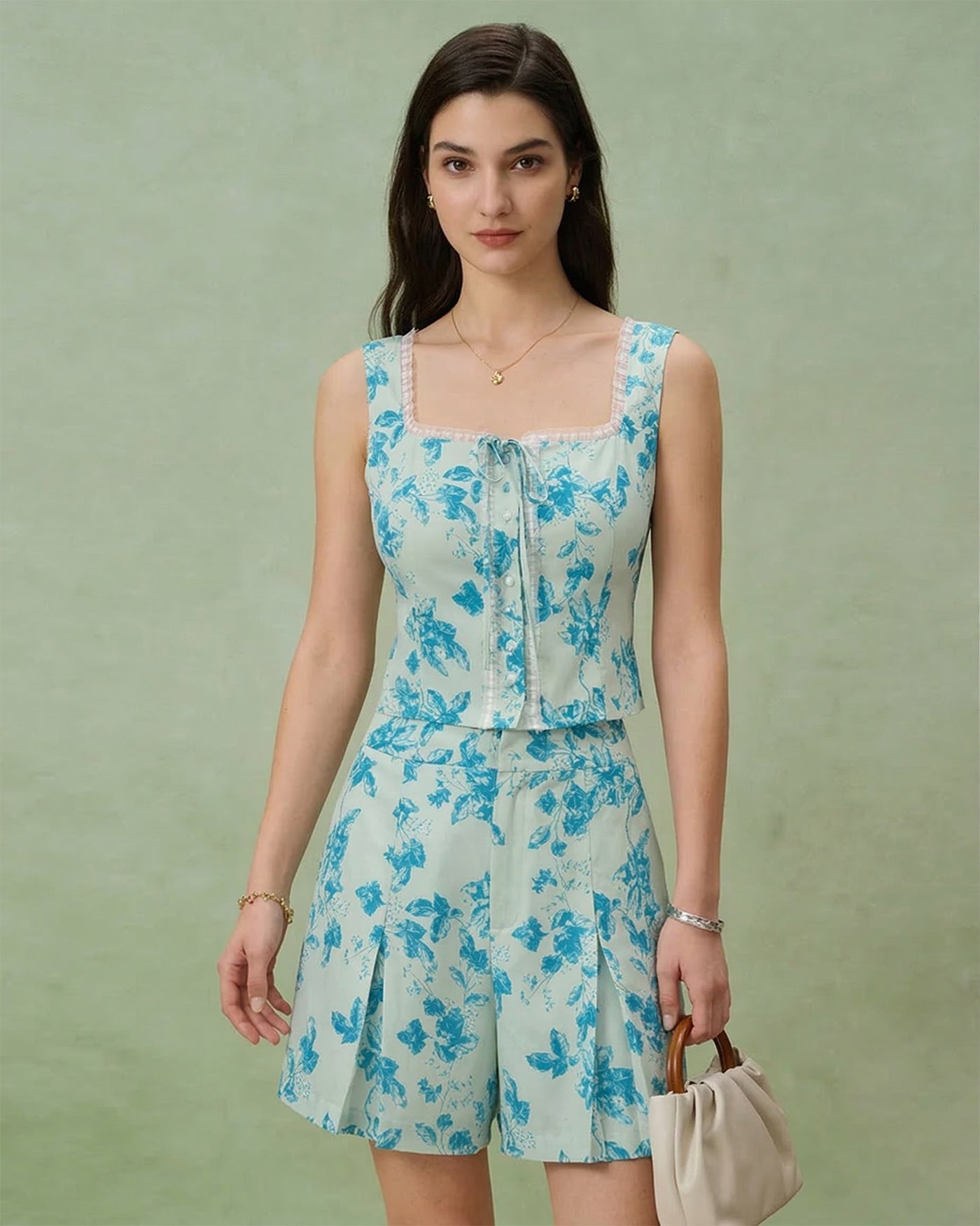 Regata Floral Azul com Decote Quadrado