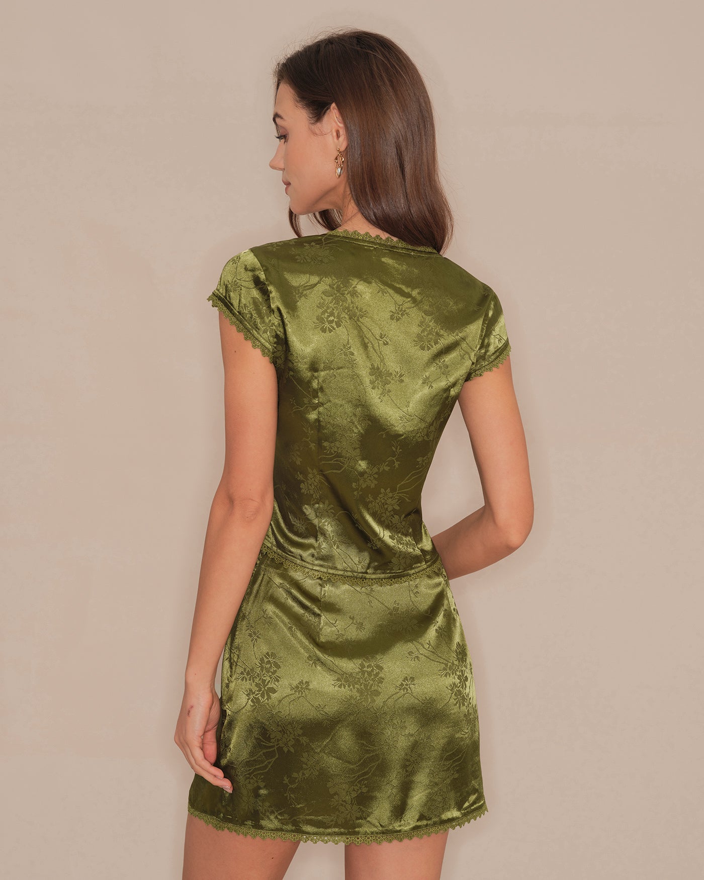 Blusa de cetim floral com decote em V — Verde