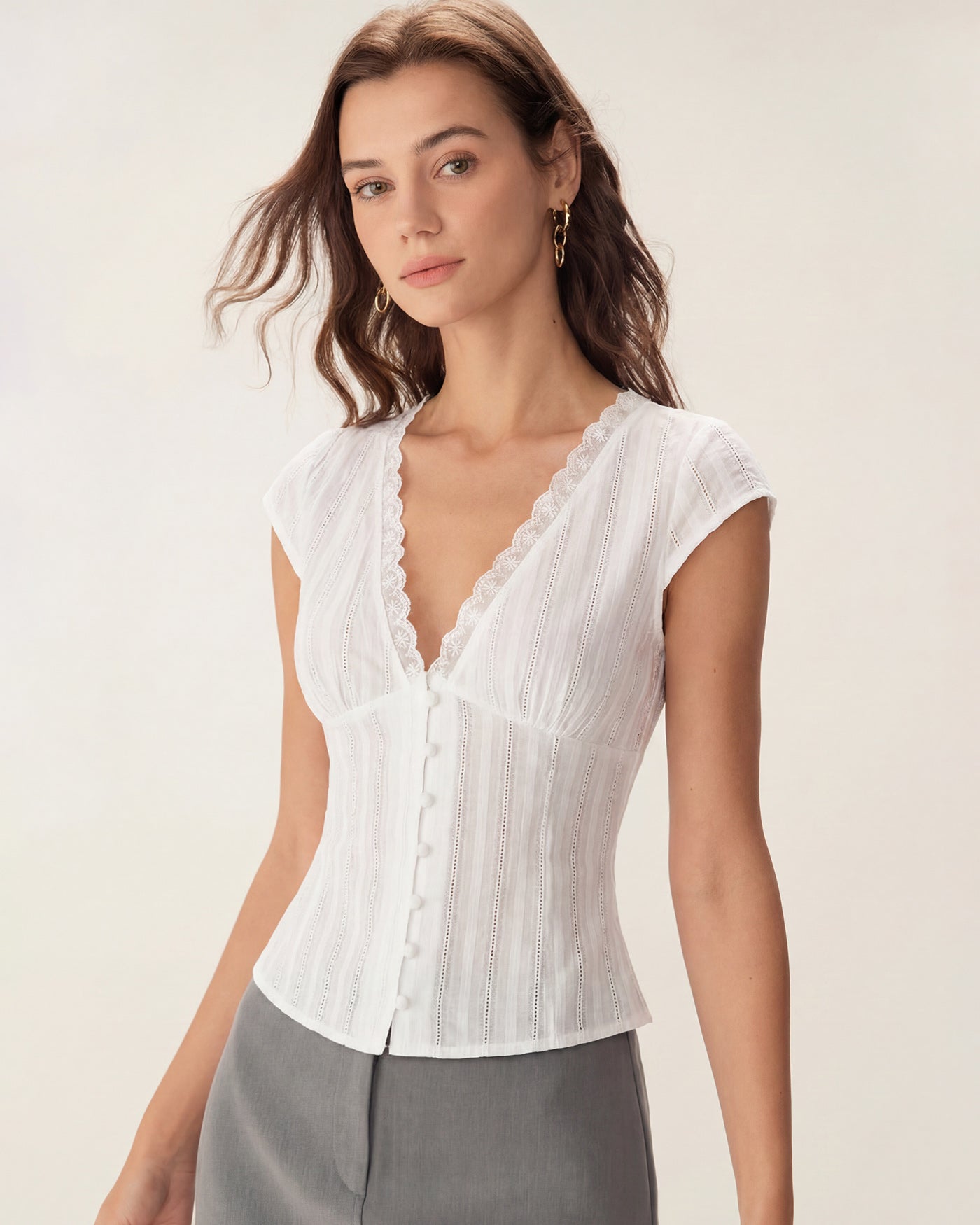 Camiseta texturizada com decote V — Branca