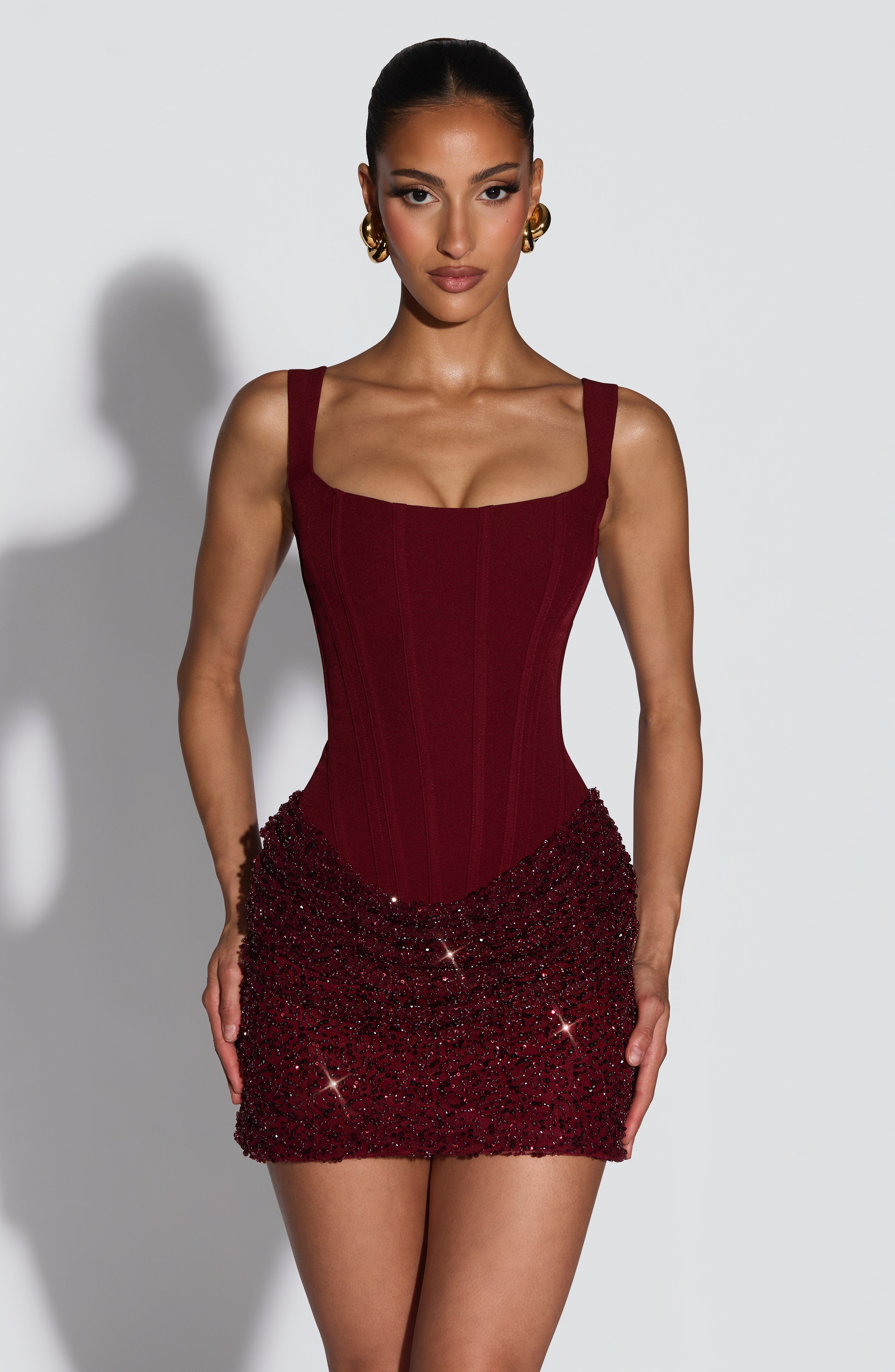 Vestido Curto Yeona - Bordô