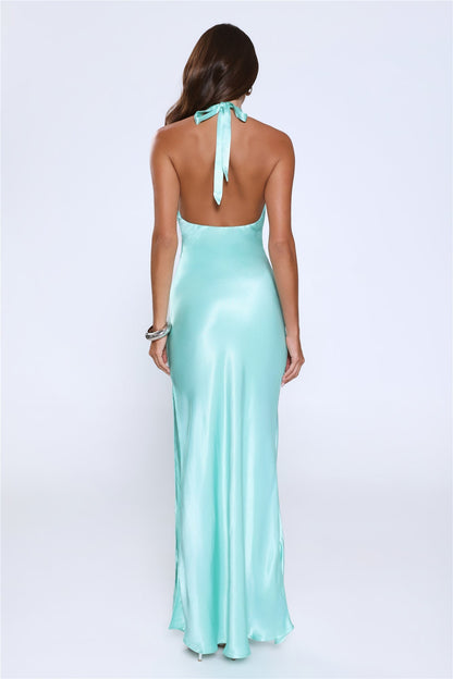 Rule Her World Vestido Longo Halter em Cetim — Azul Água